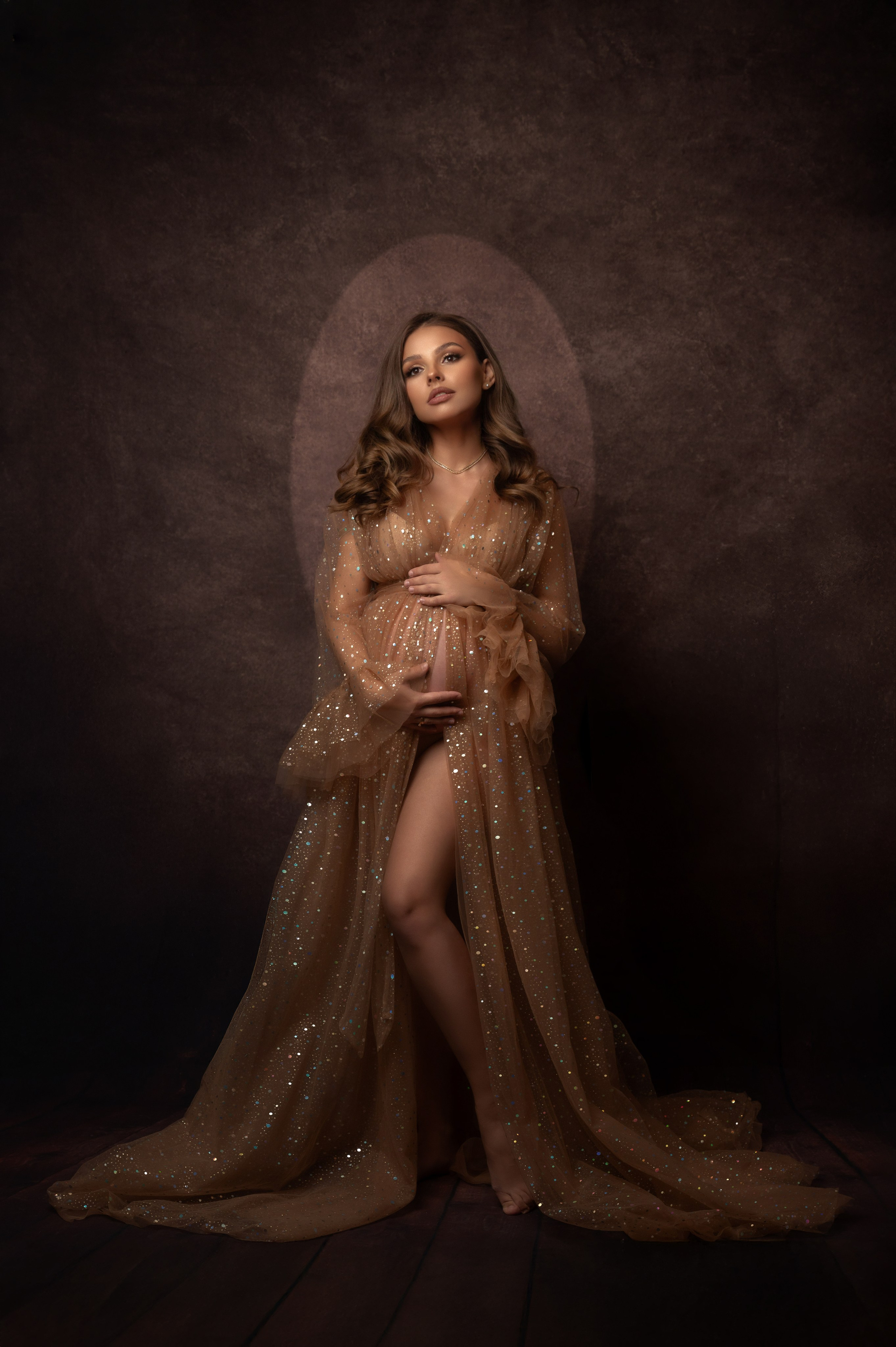 Maternity photoshoot in the studio. Victoria Lyubchenko — fine art photography in Bismarck, ND
