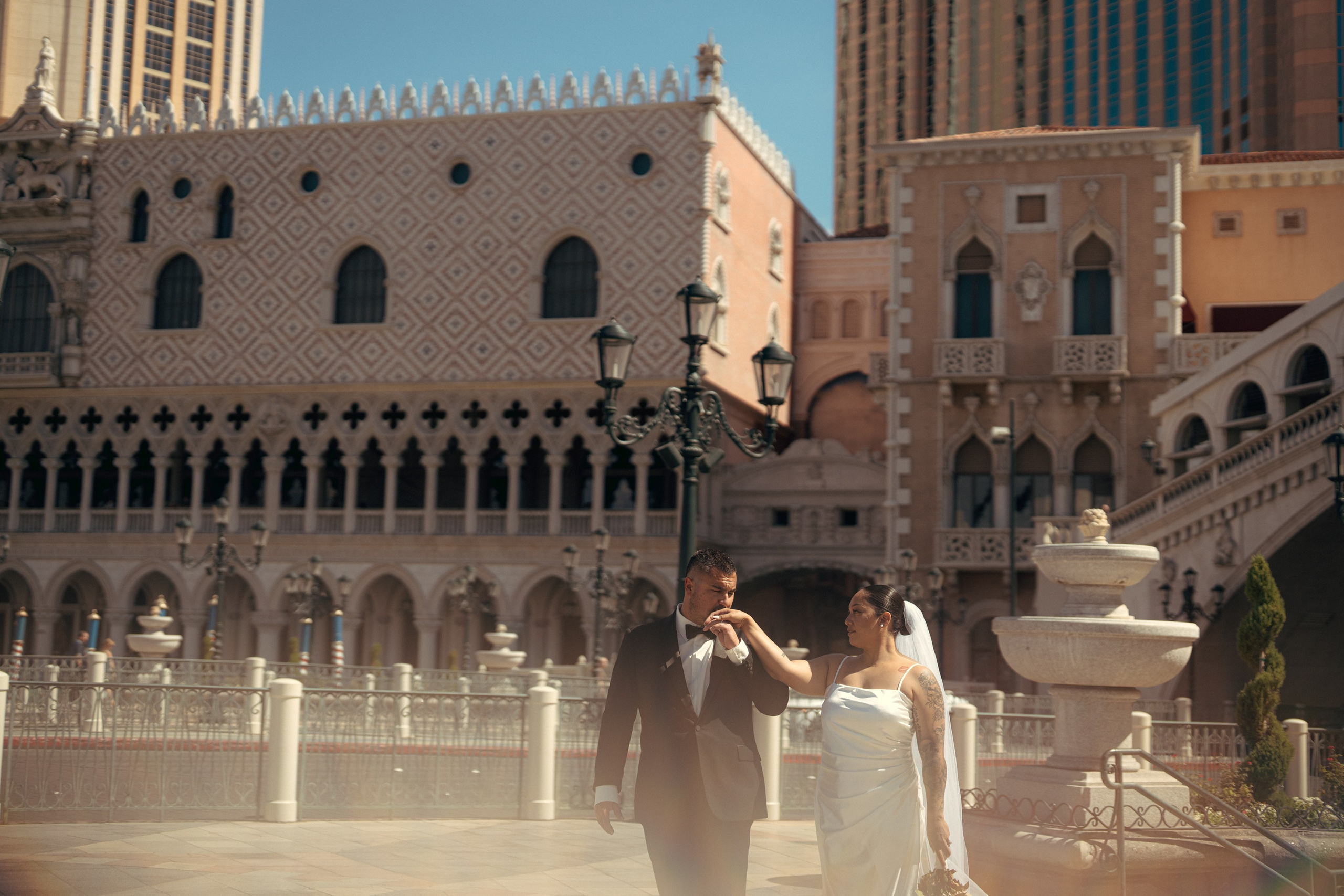 Noelani&Alex. Wedding & elopement photographer Viktoriya Kravtsov. Las Vegas