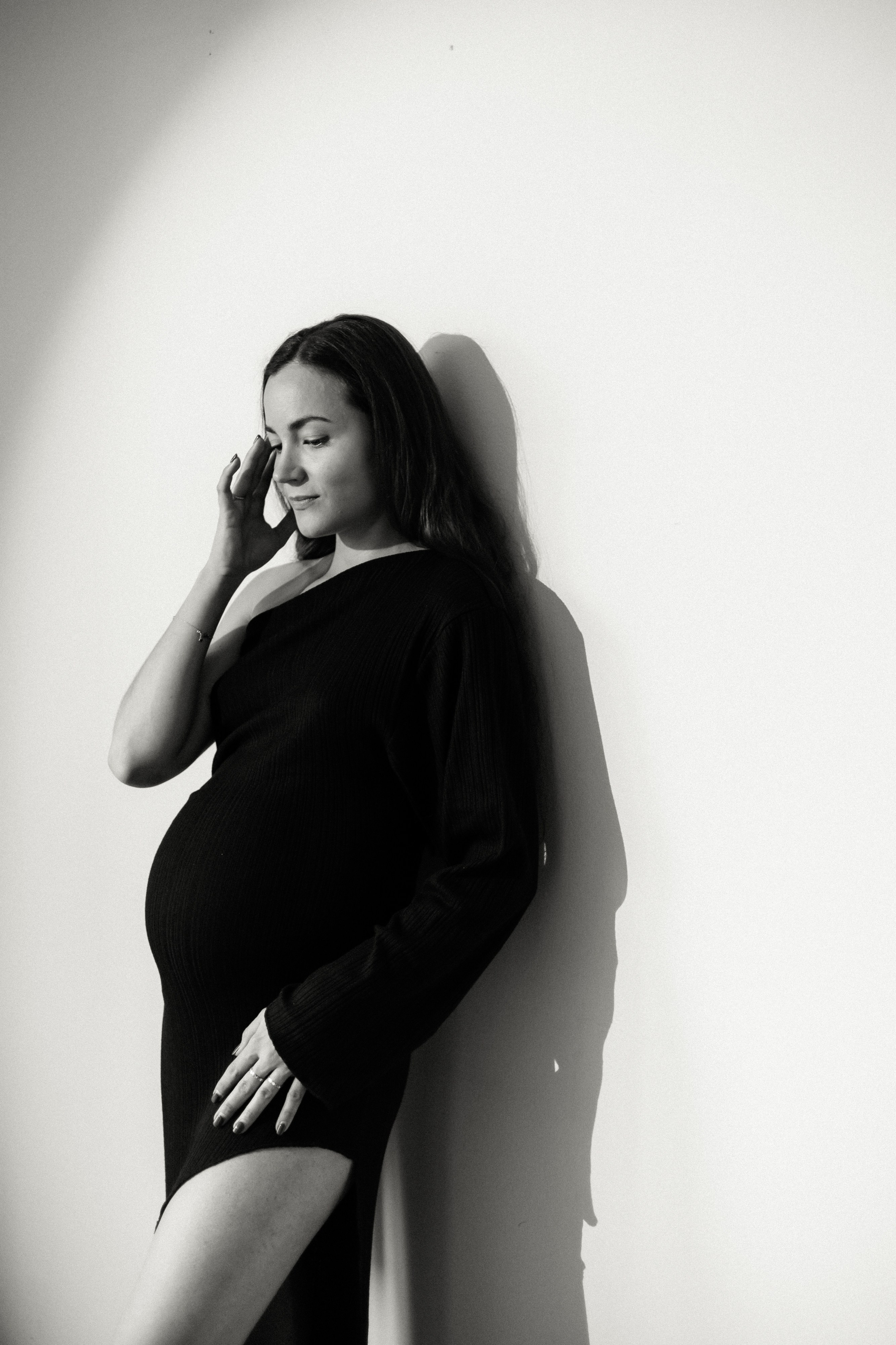 Pregnancy shooting at home. Elena Gorobets. Photographer in Zagreb