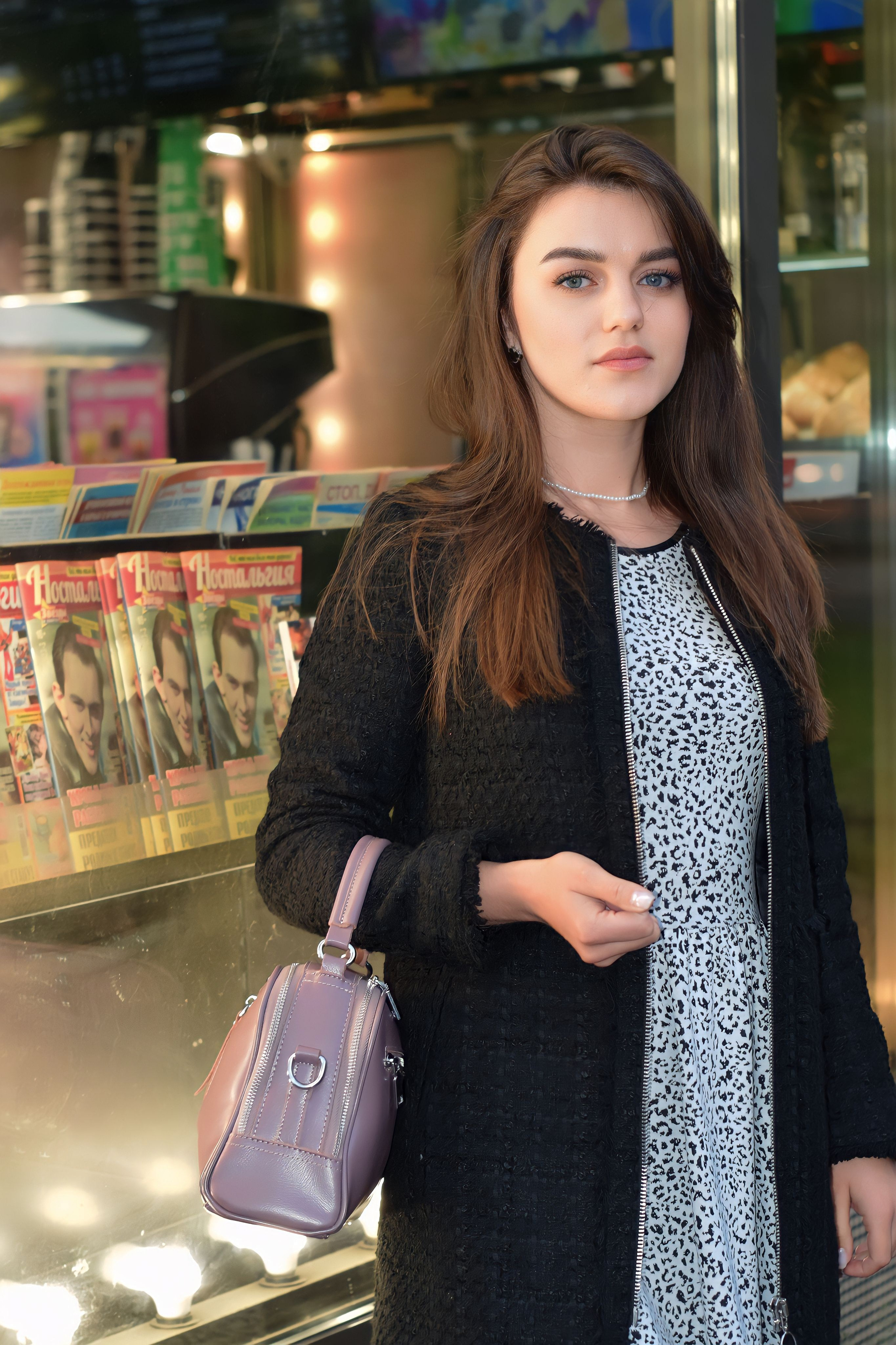 Photoshoot outside for young girl. Виктория Федосеенко, фотограф в Сербии