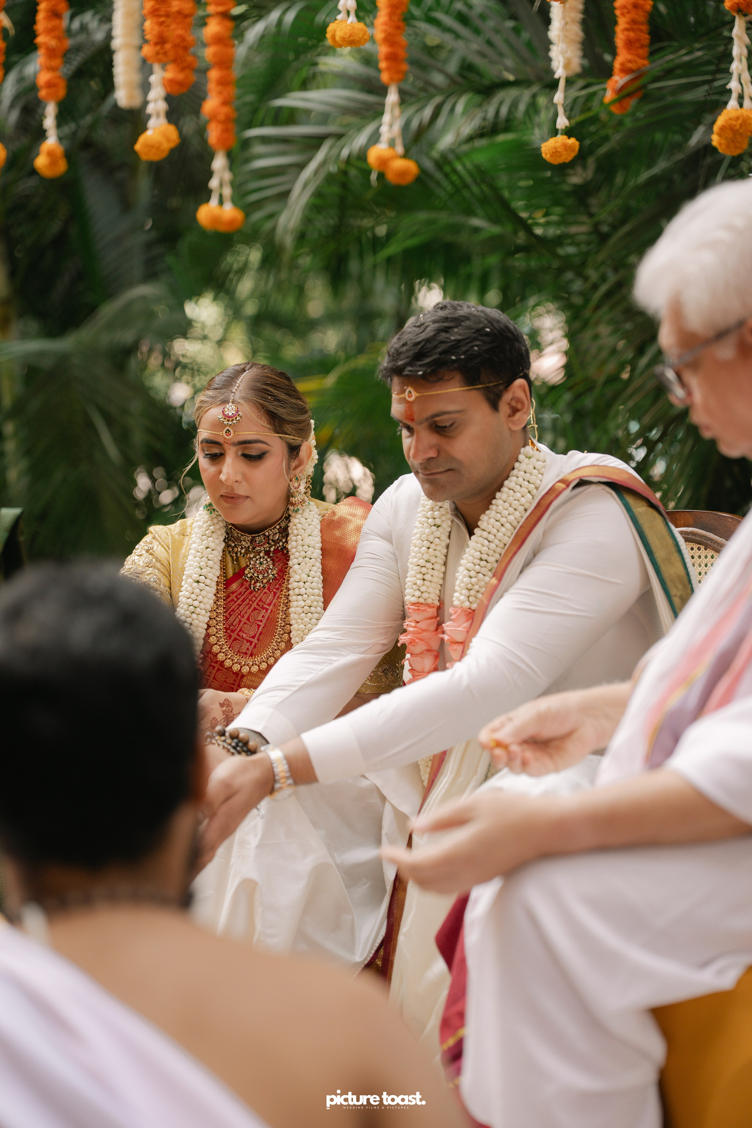 South Indian Wedding Ft. Aashna & Rajiv. Fine art Wedding Photographers in India & Canada