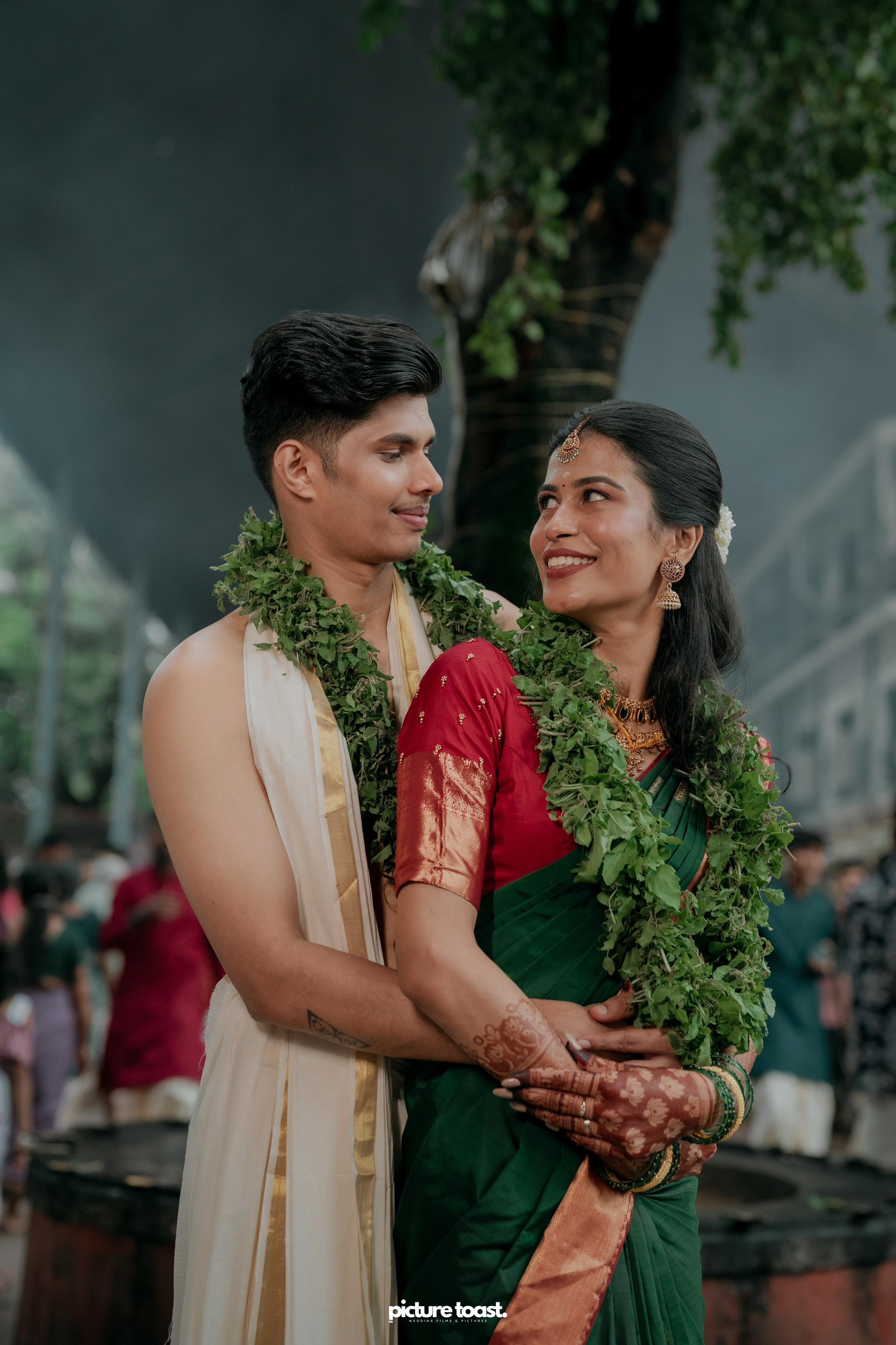 Guruvayur Wedding Ft. Athira & Abilash. Fine art Wedding Photographers in India & Canada