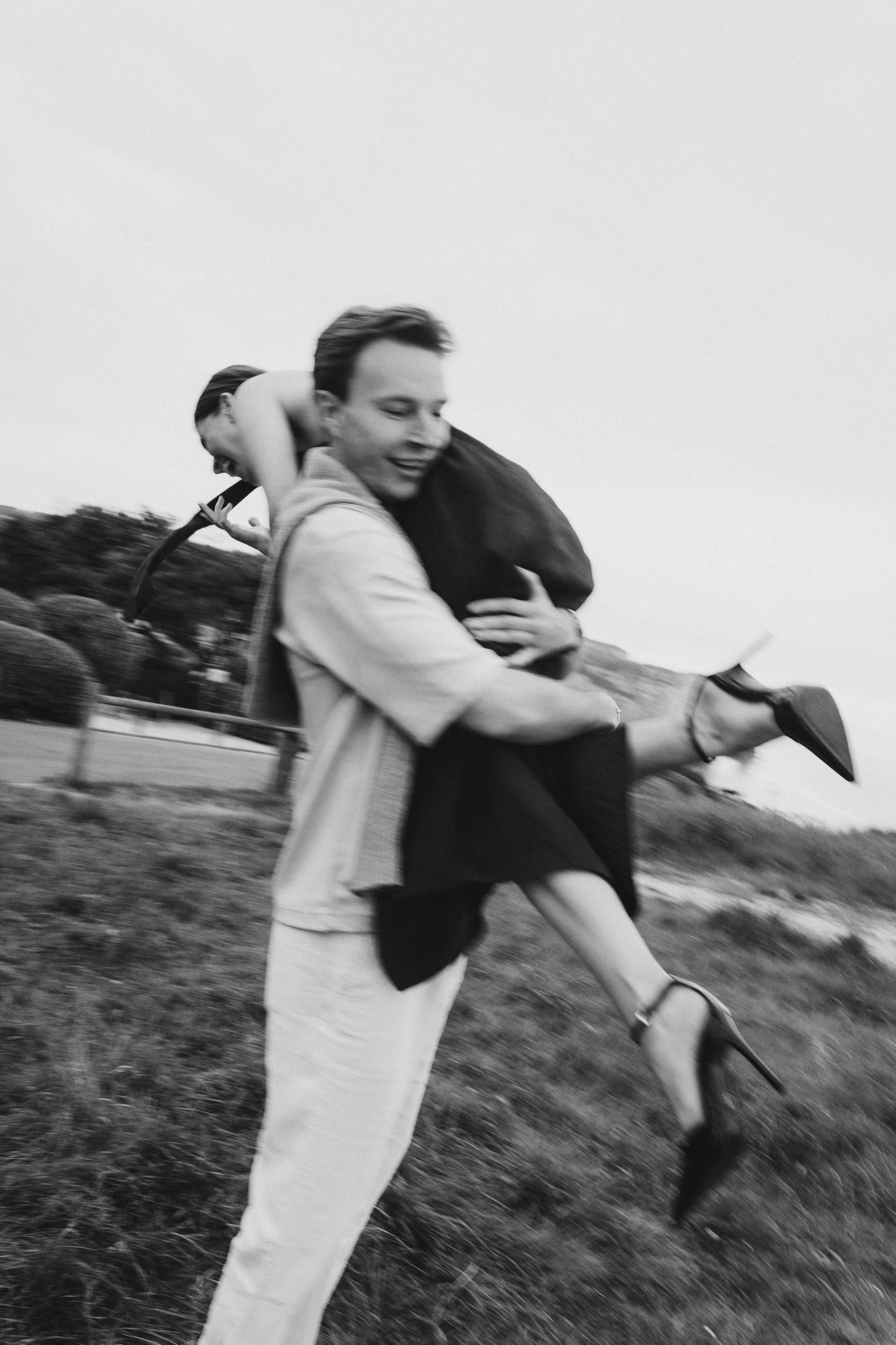 Photoshooting in Étretat from August 2025 to August 2026 — current prices and conditions. Photographer Khrystyna Voronova