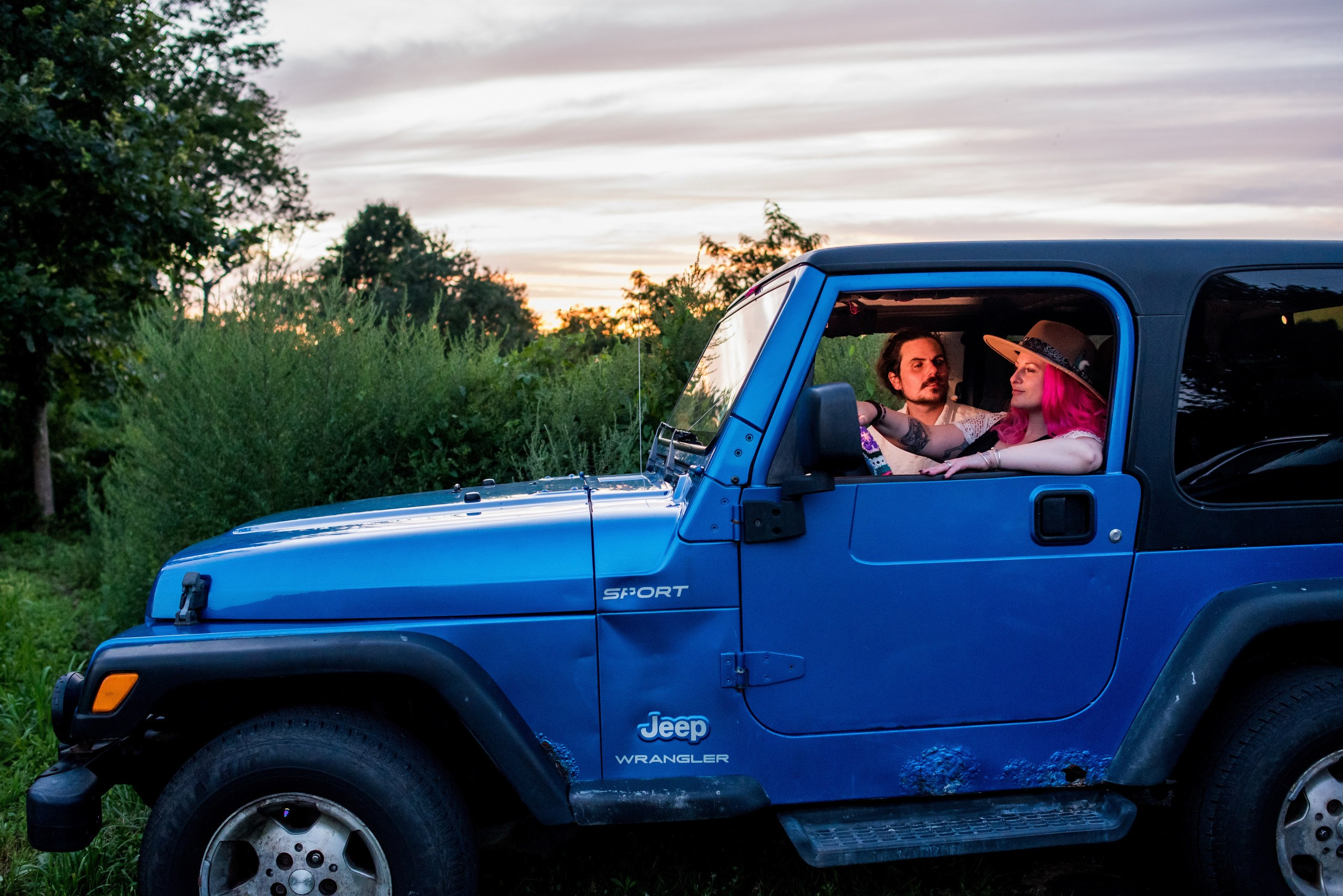 A blue Jeep, a Sunset, and a Love Story: Amanda & Sam’s Engagement Session in Medfield, MA. Wedding photographer in Orlando, Boston & New York Anderson Marques