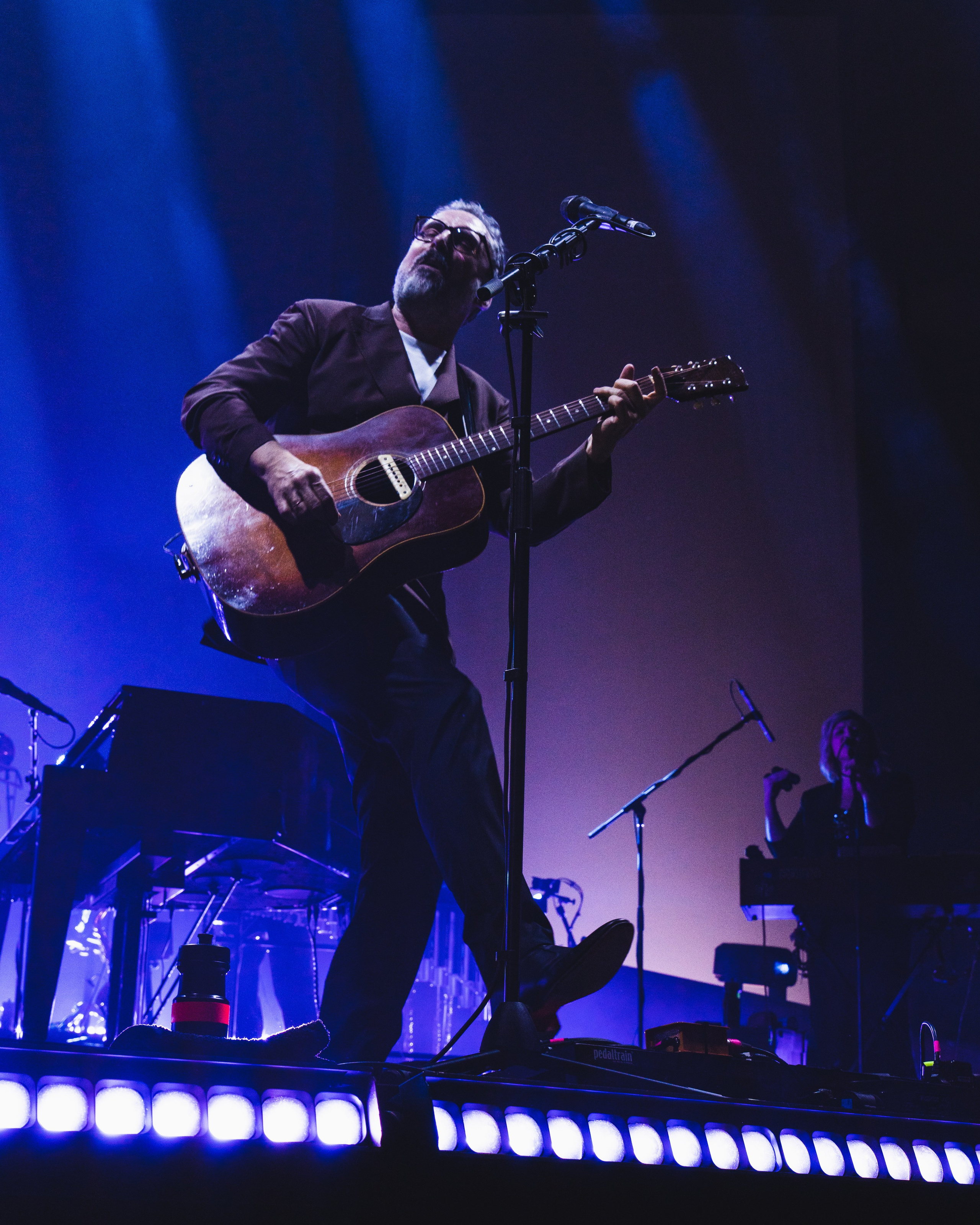 BRUNORI SAS // UNIPOL ARENA BOLOGNA. Francesco Mion // Sport & Live Music Photographer
