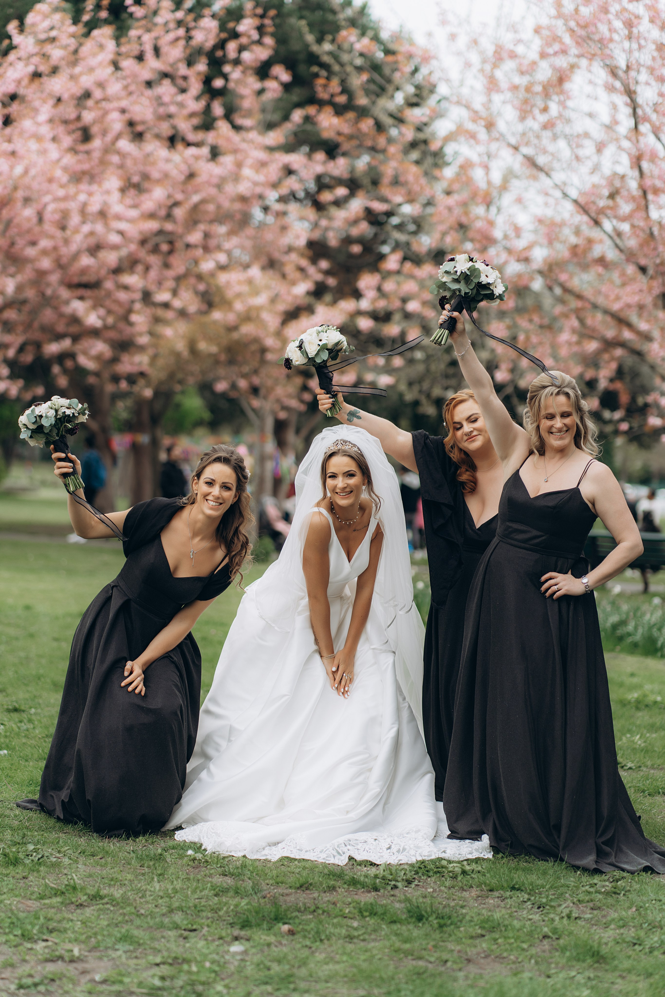 Megan & Oneias. Main