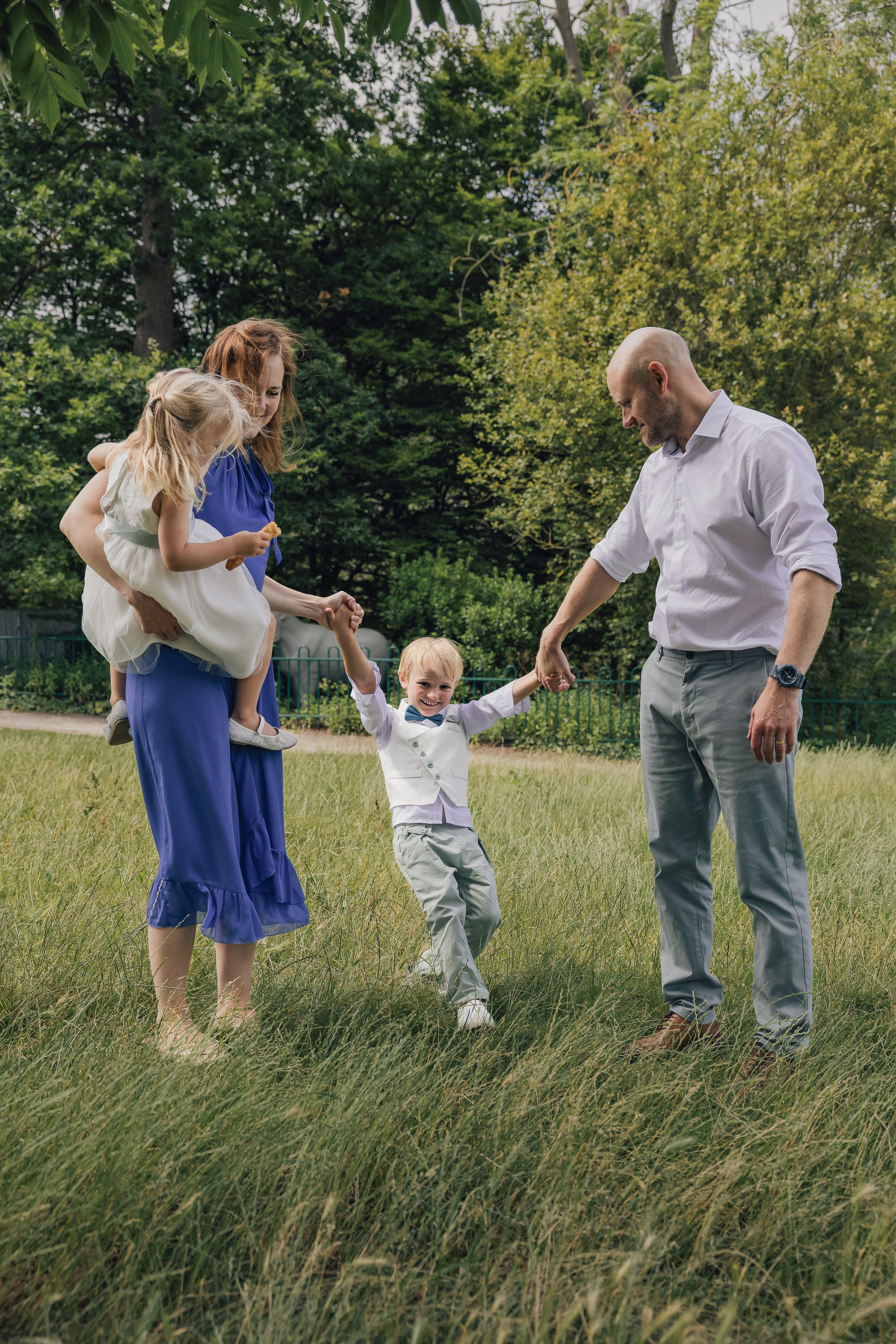 Summer Picnics. PHOTOGRAPHER IN LONDON