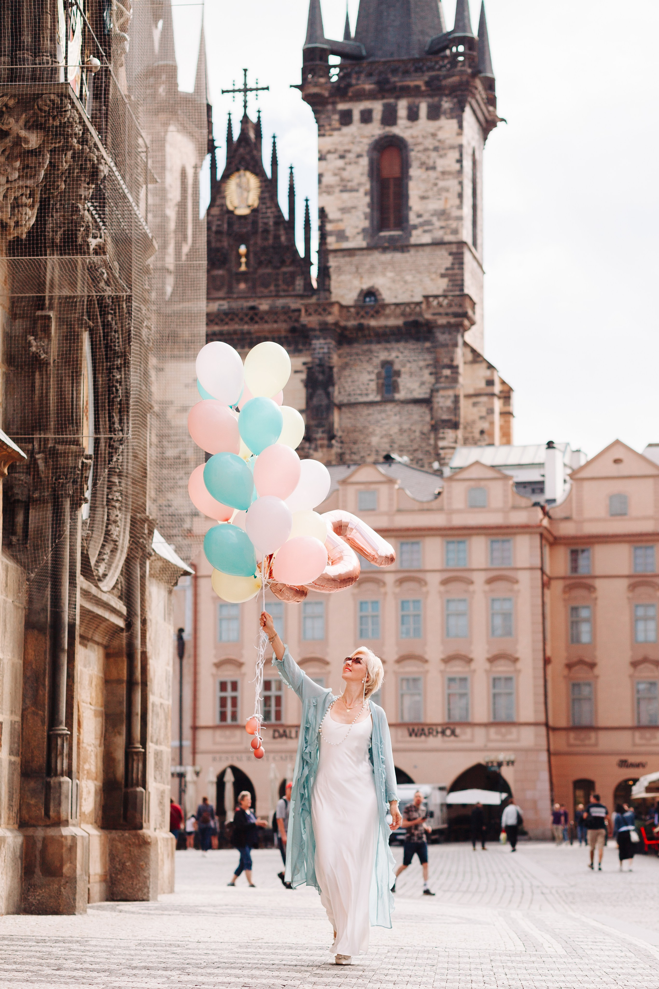 Kate. Photographer in Prague for tourists