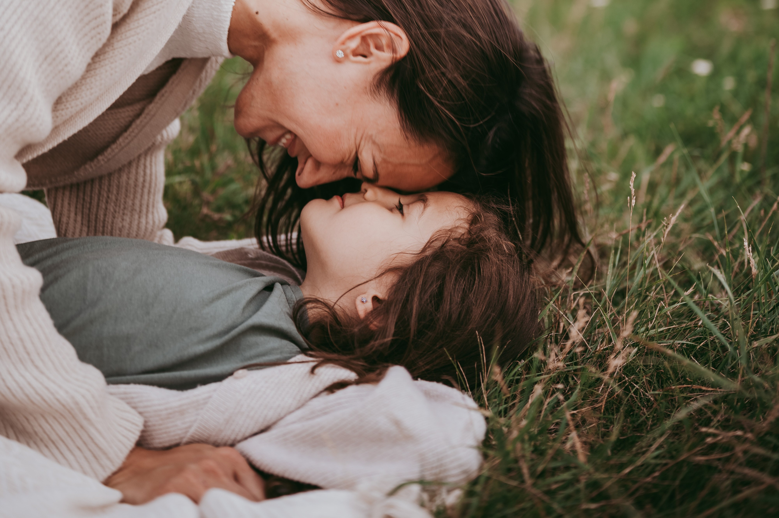Bojana i Srna / mammy and me photosession. Deciji i porodicni fotograf u Beogradu Oksana Skendzic