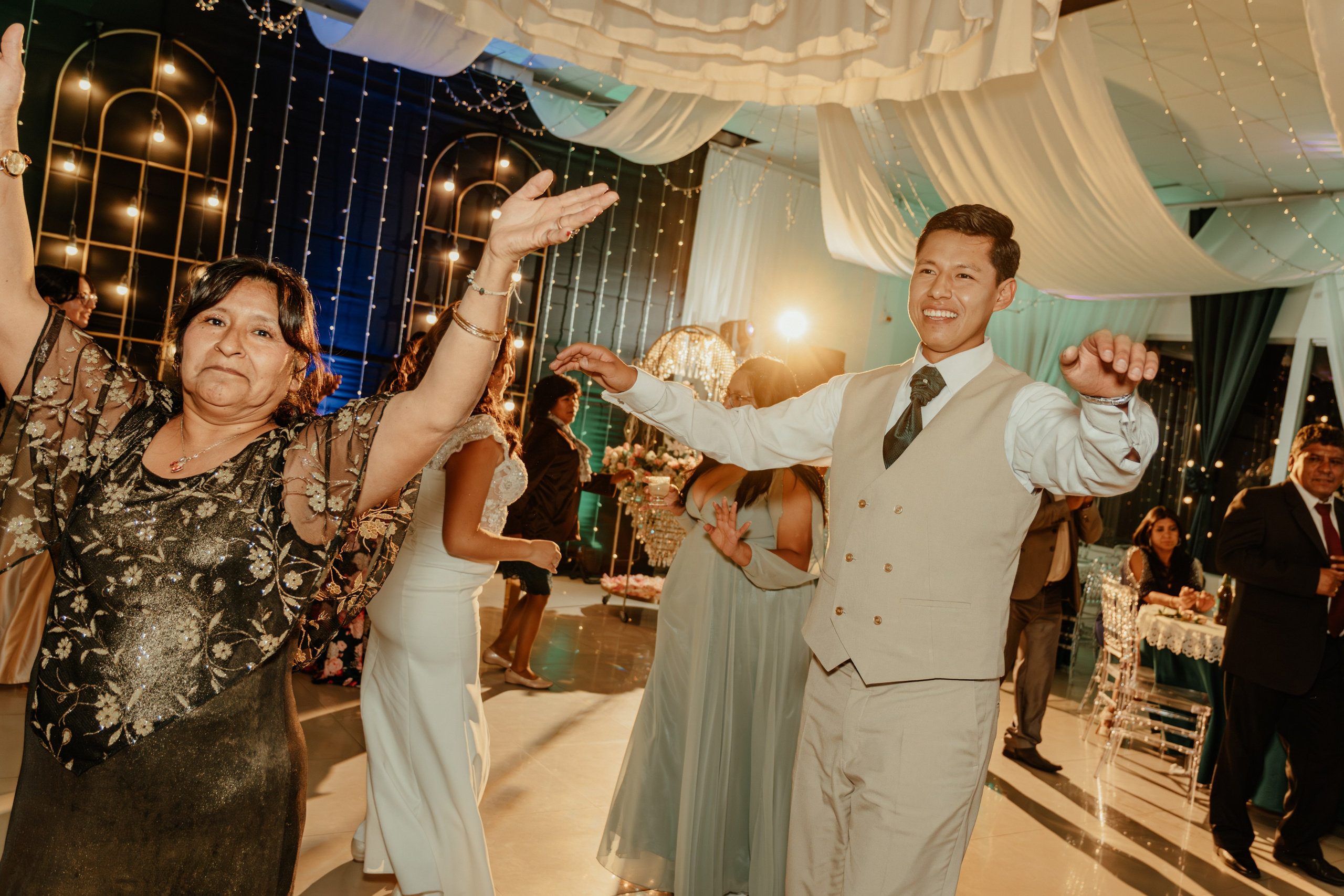 ANGIE + MANUEL BODA RELIGIOSA. Studio KVTA | Fotografía y Video de Bodas en Arequipa