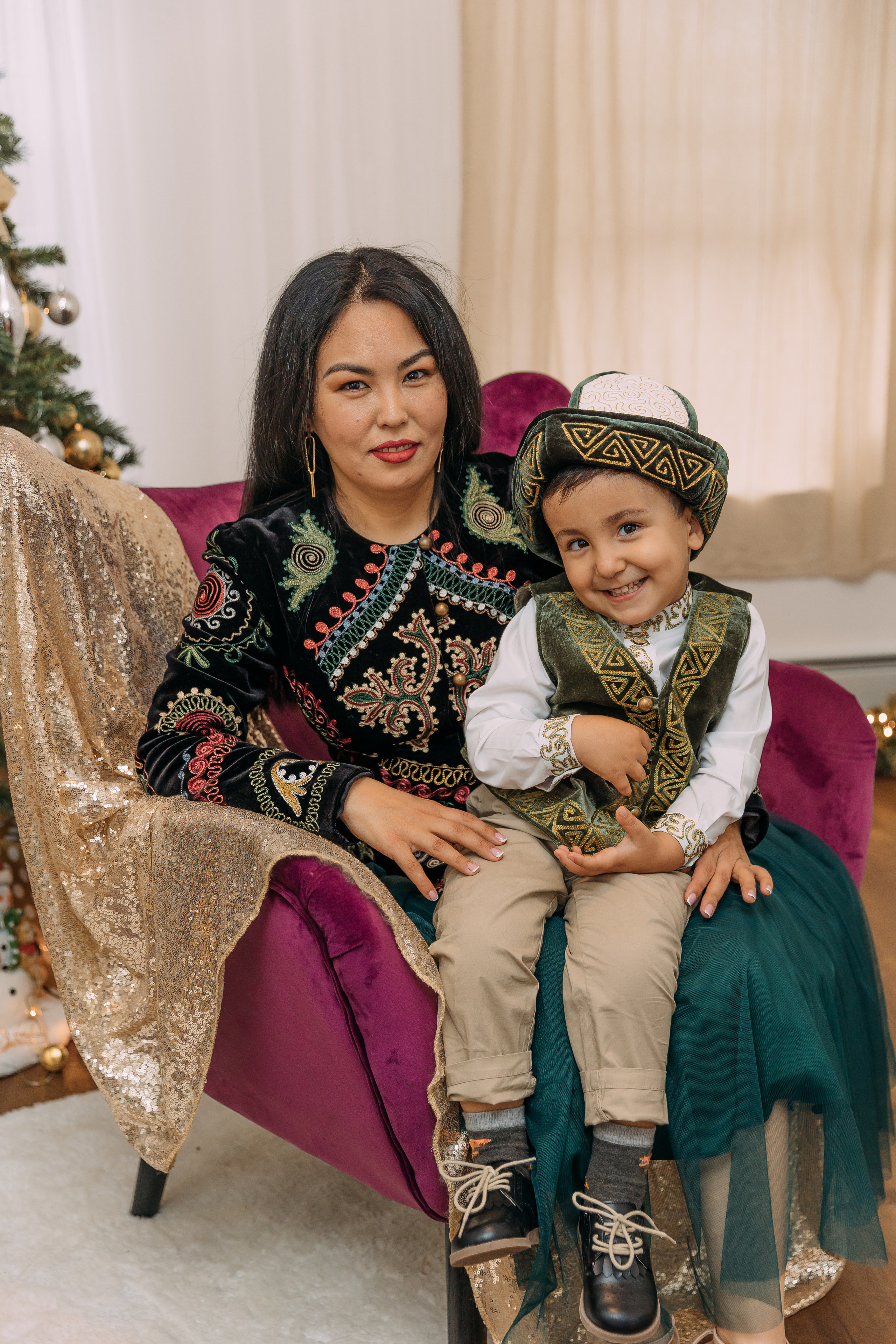 CHRISTMAS MINIS. Professional Photography in Austin, TX — Family, Newborn, Maternity