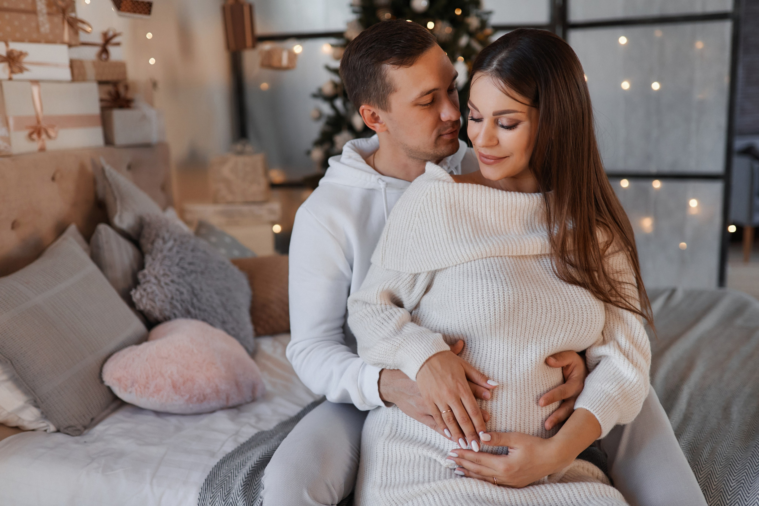 Maternity indoor and studio photoshoot. Professional Wedding and event photographer USA New York