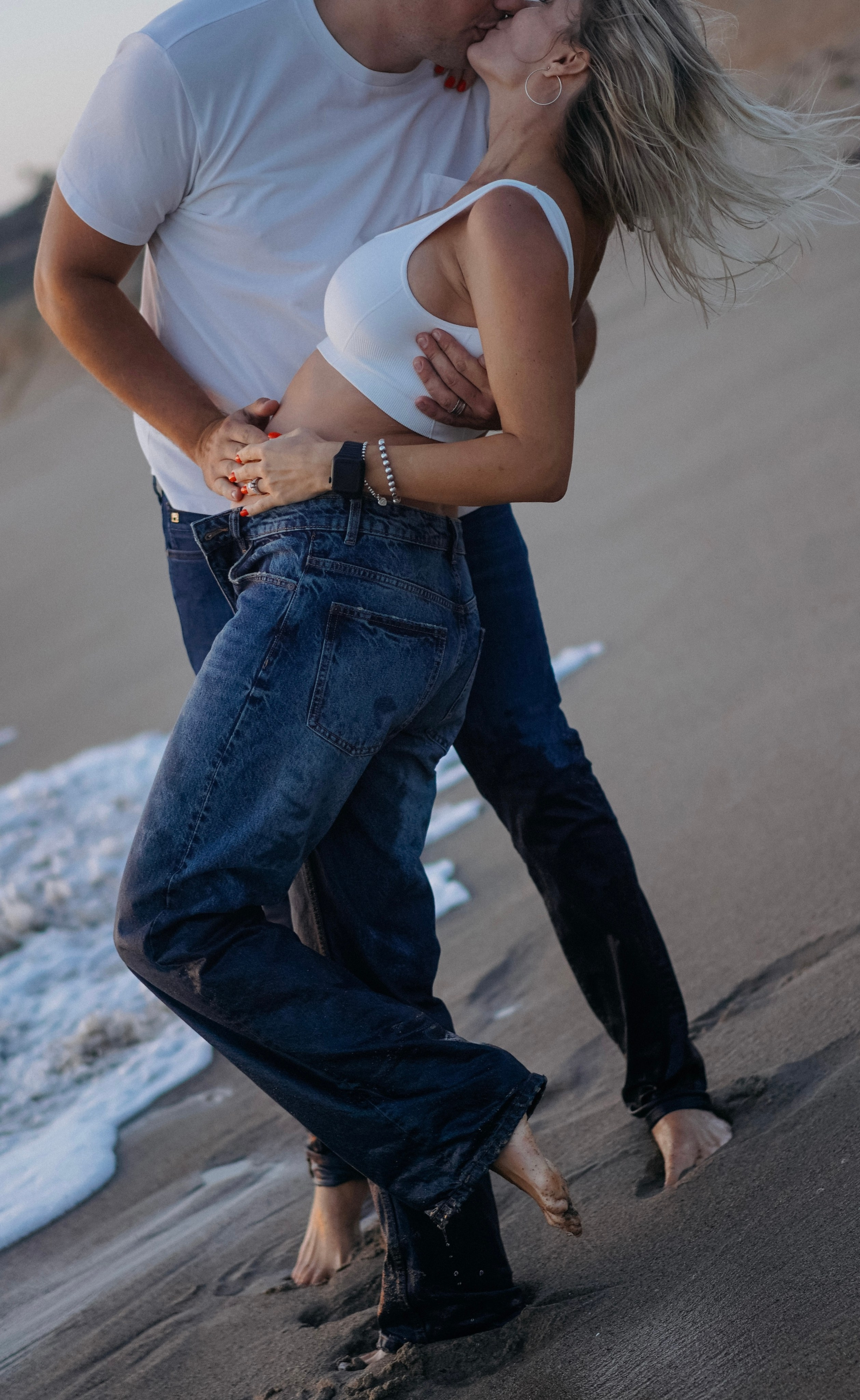 Love story photoshoot. Engagement photoshoot. Couple photoshoot. Malibu. Family photoshoot, Maternity photoshoot. Pregnancy photoshoot. Get away photoshoot in California. Beautiful love story photoshoot.