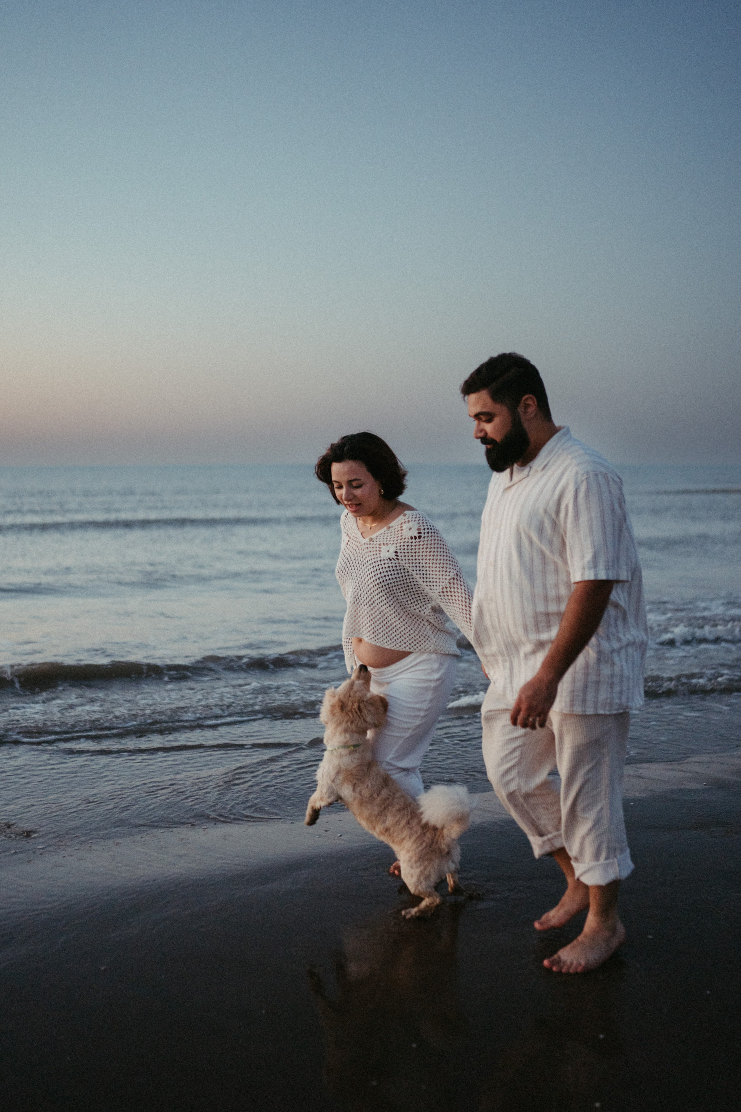 Expecting Javad. Family photographer in Saudi Arabia