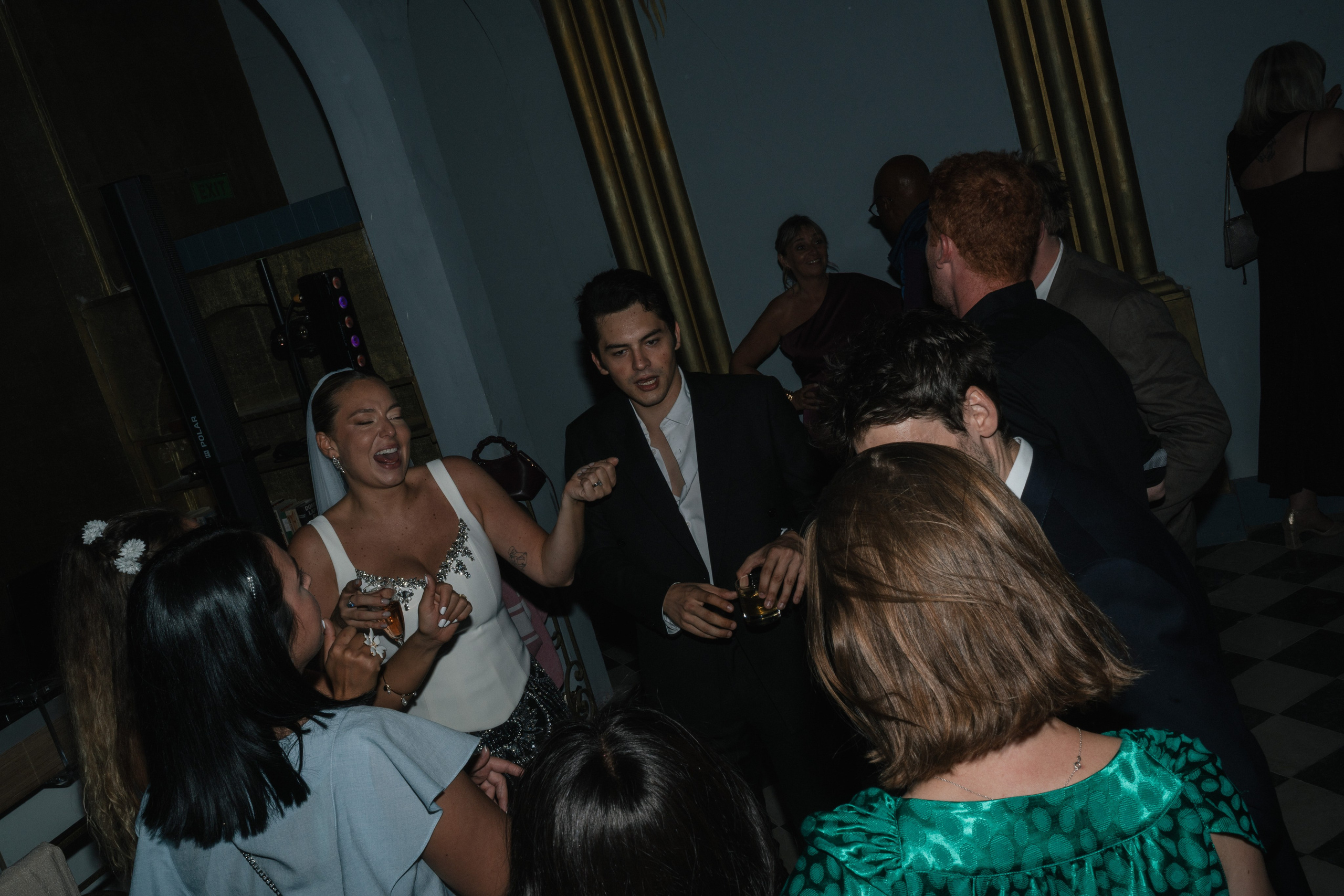 Full wedding gallery - 14h de couverture. Lucy Hubert — Photographe de mariage à Paris et en France