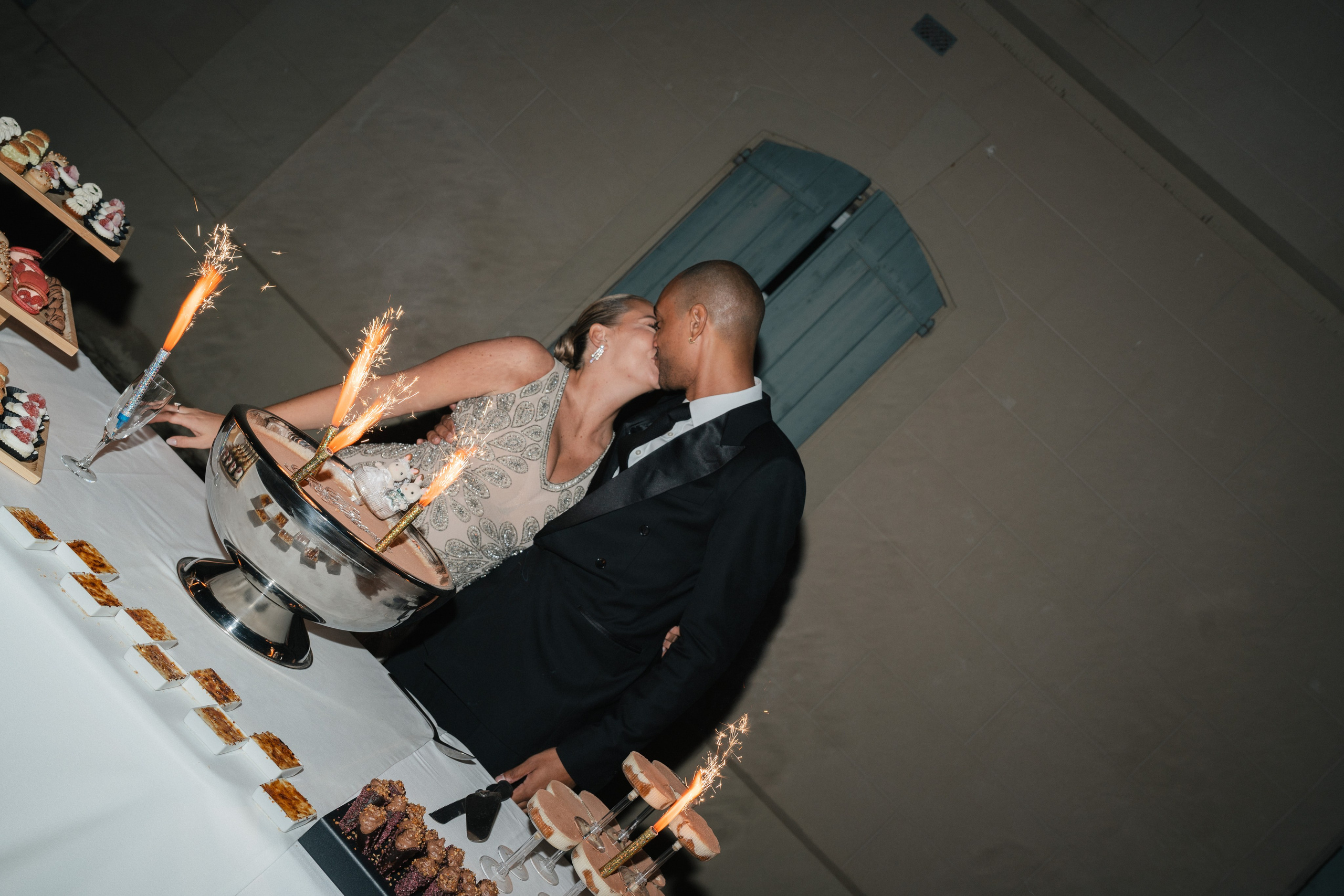 Full wedding gallery - 14h de couverture. Lucy Hubert — Photographe de mariage à Paris et en France