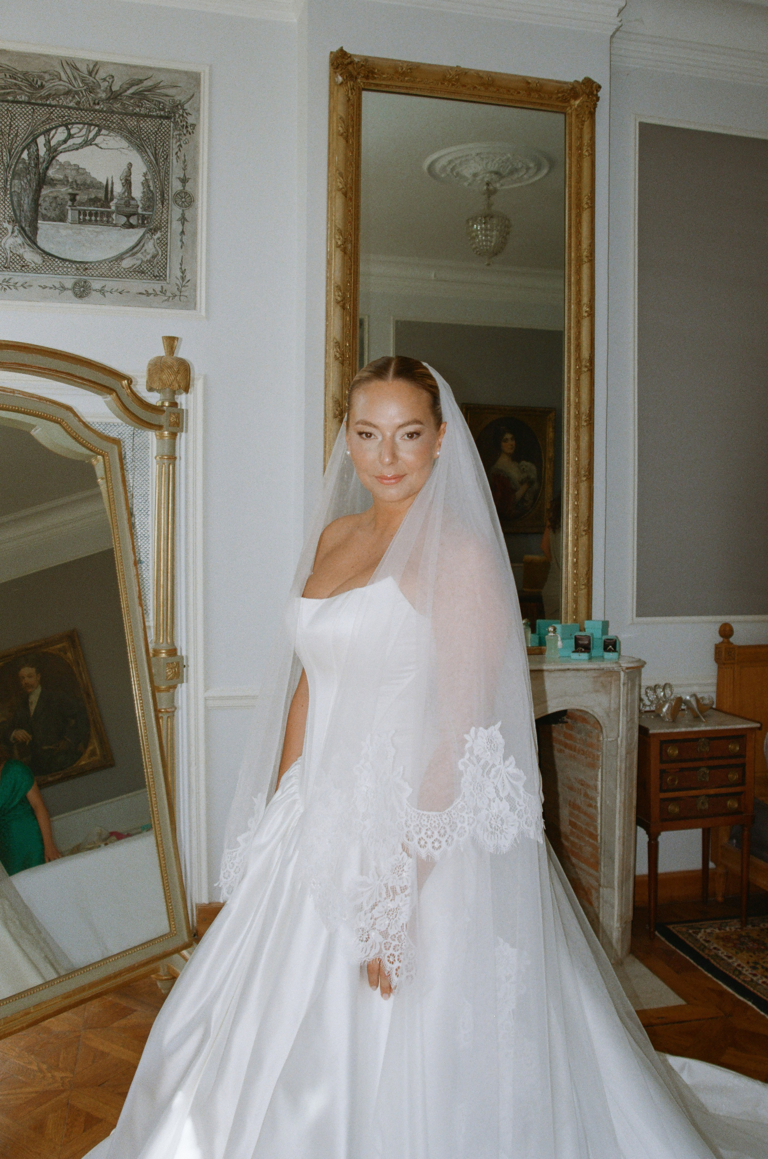À l’argentique. Lucy Hubert — Photographe de mariage à Paris et en France