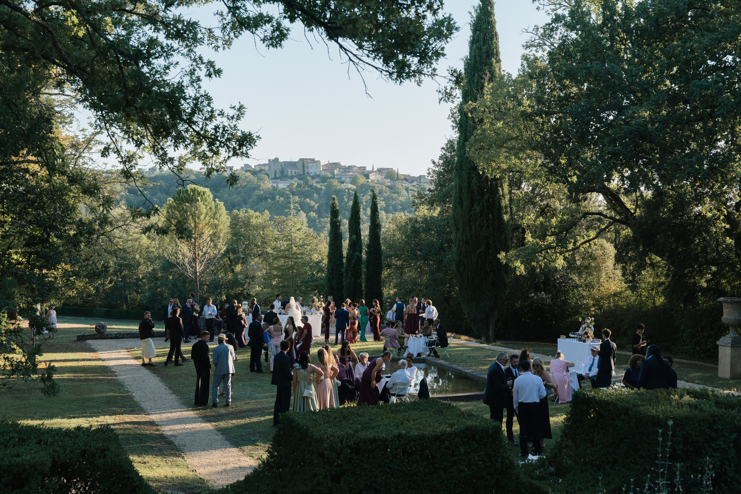 Full wedding gallery - 14h de couverture. Lucy Hubert — Photographe de mariage à Paris et en France
