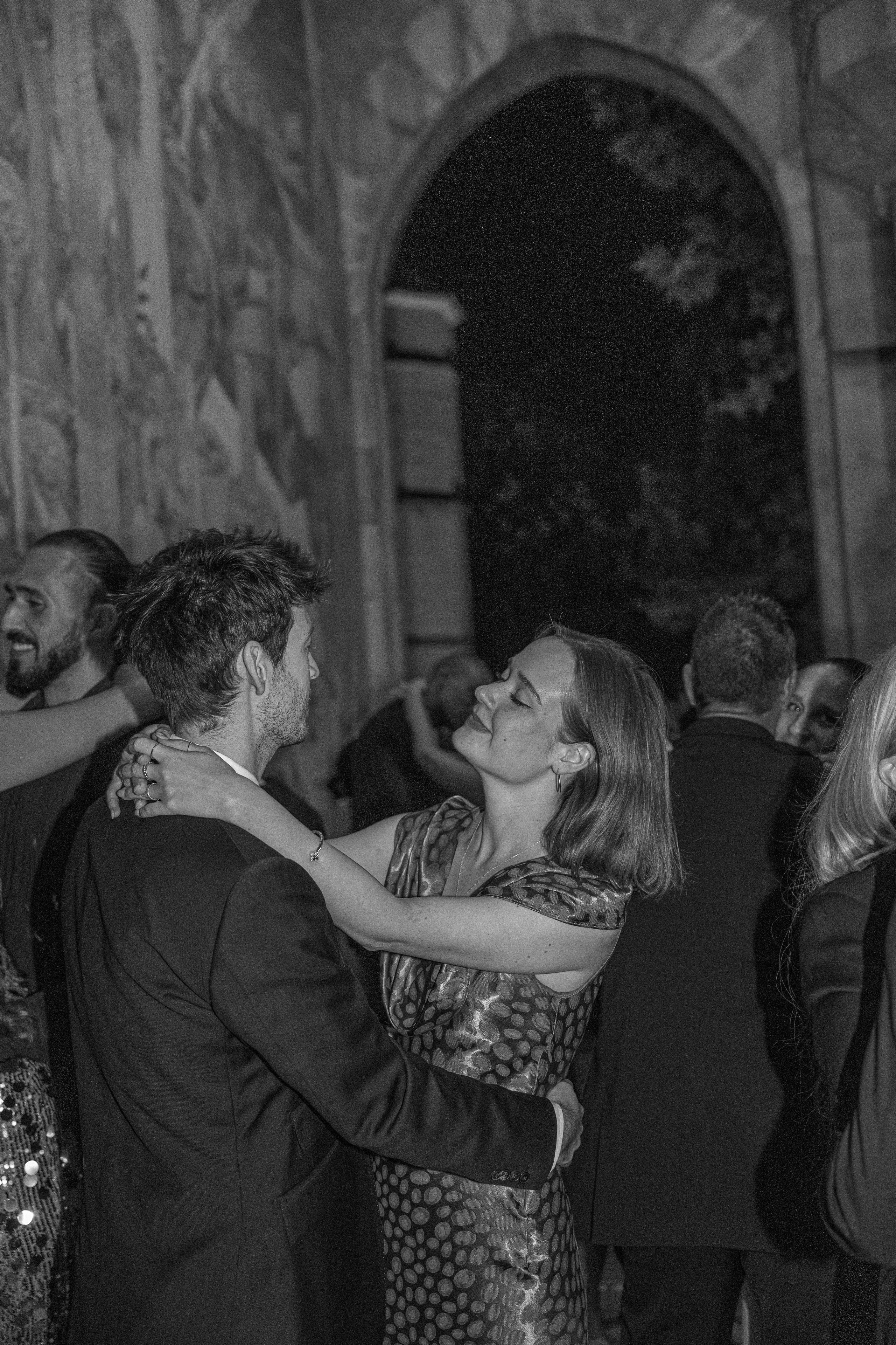 Full wedding gallery - 14h de couverture. Lucy Hubert — Photographe de mariage à Paris et en France