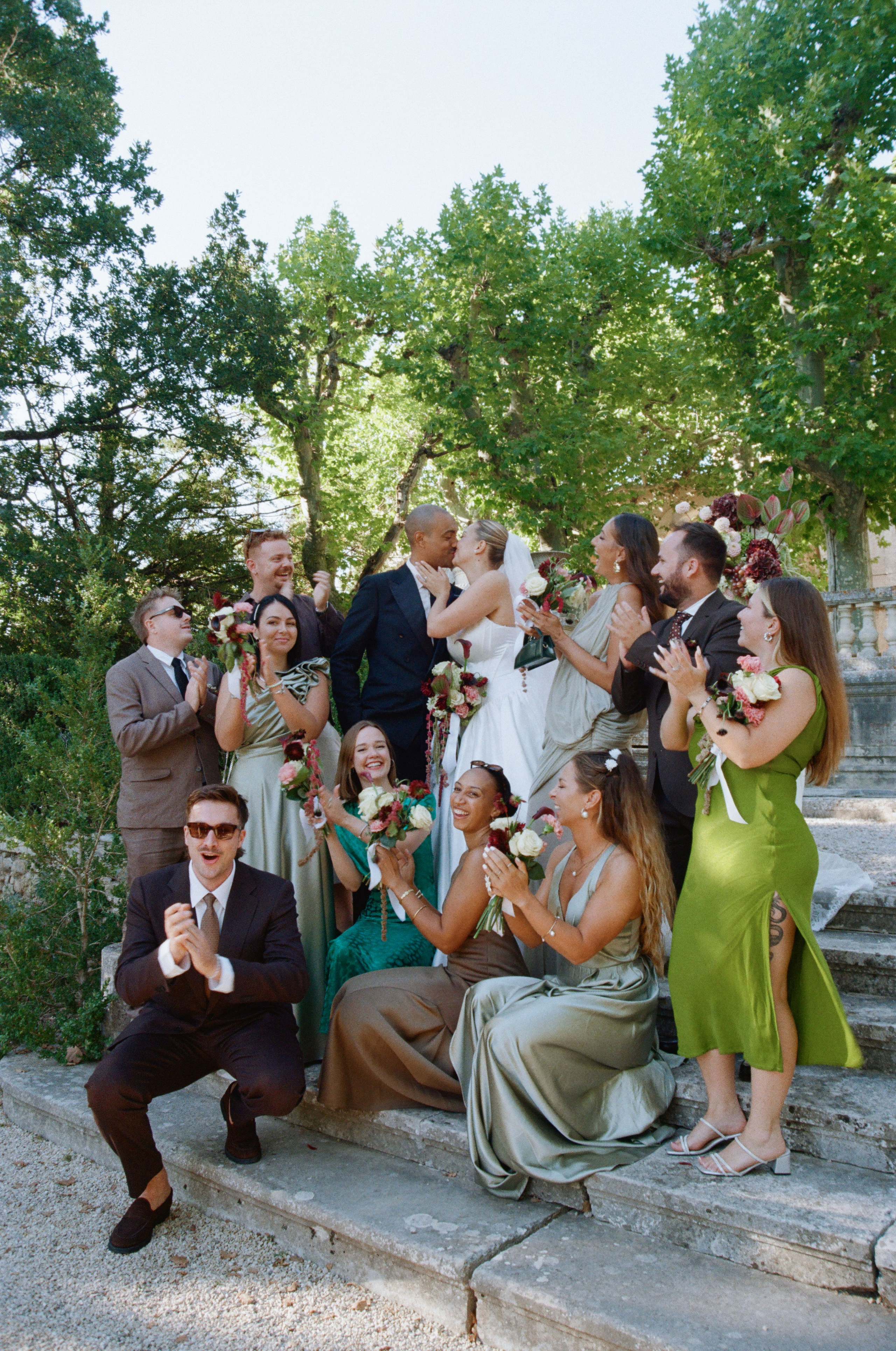 À l’argentique. Lucy Hubert — Photographe de mariage à Paris et en France