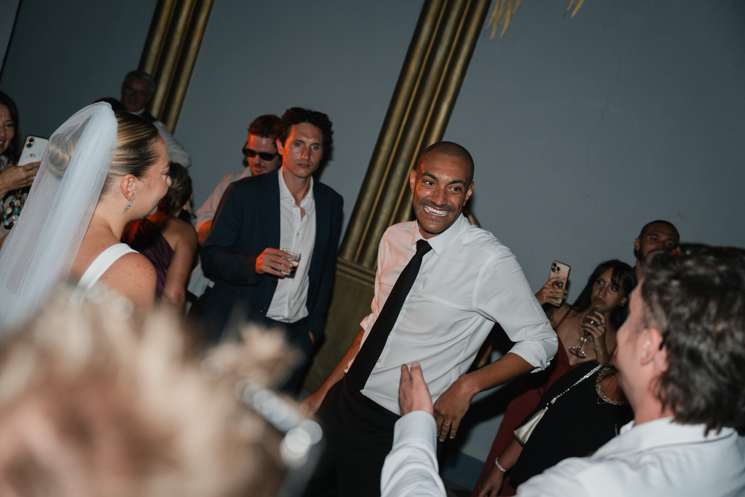 Full wedding gallery - 14h de couverture. Lucy Hubert — Photographe de mariage à Paris et en France