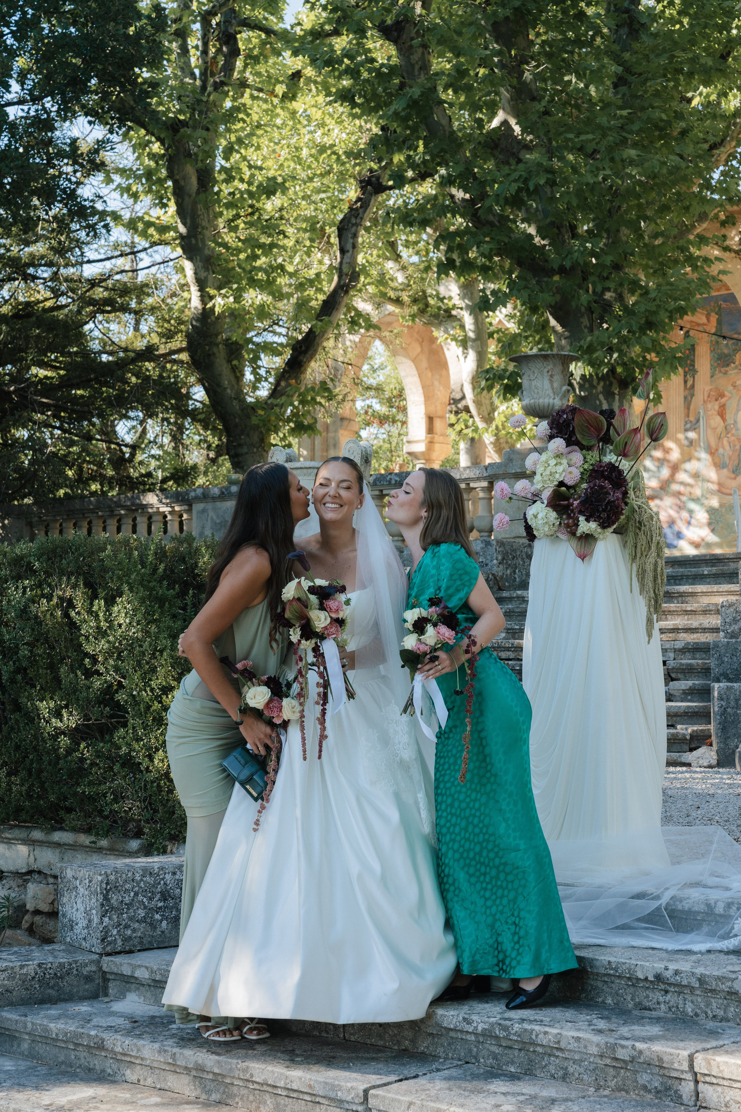 Full wedding gallery - 14h de couverture. Lucy Hubert — Photographe de mariage à Paris et en France