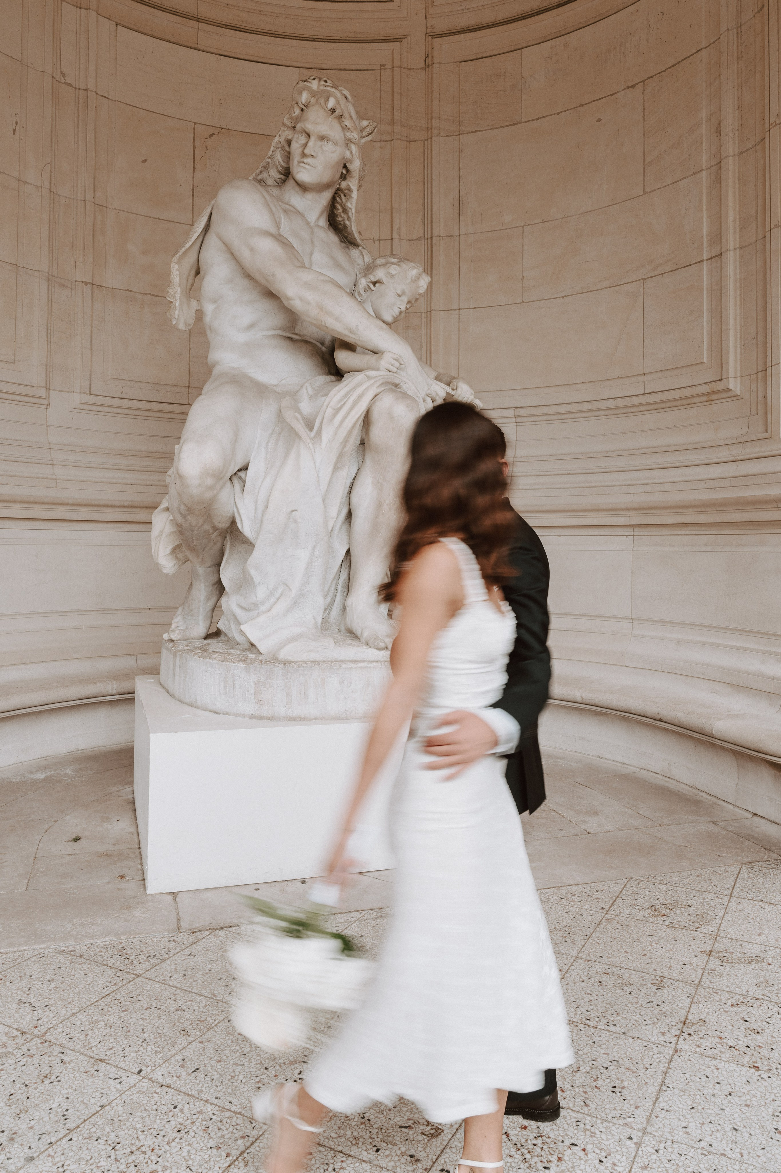 Pré-engagement à Paris. Lucy Hubert — Photographe de mariage à Paris et en France