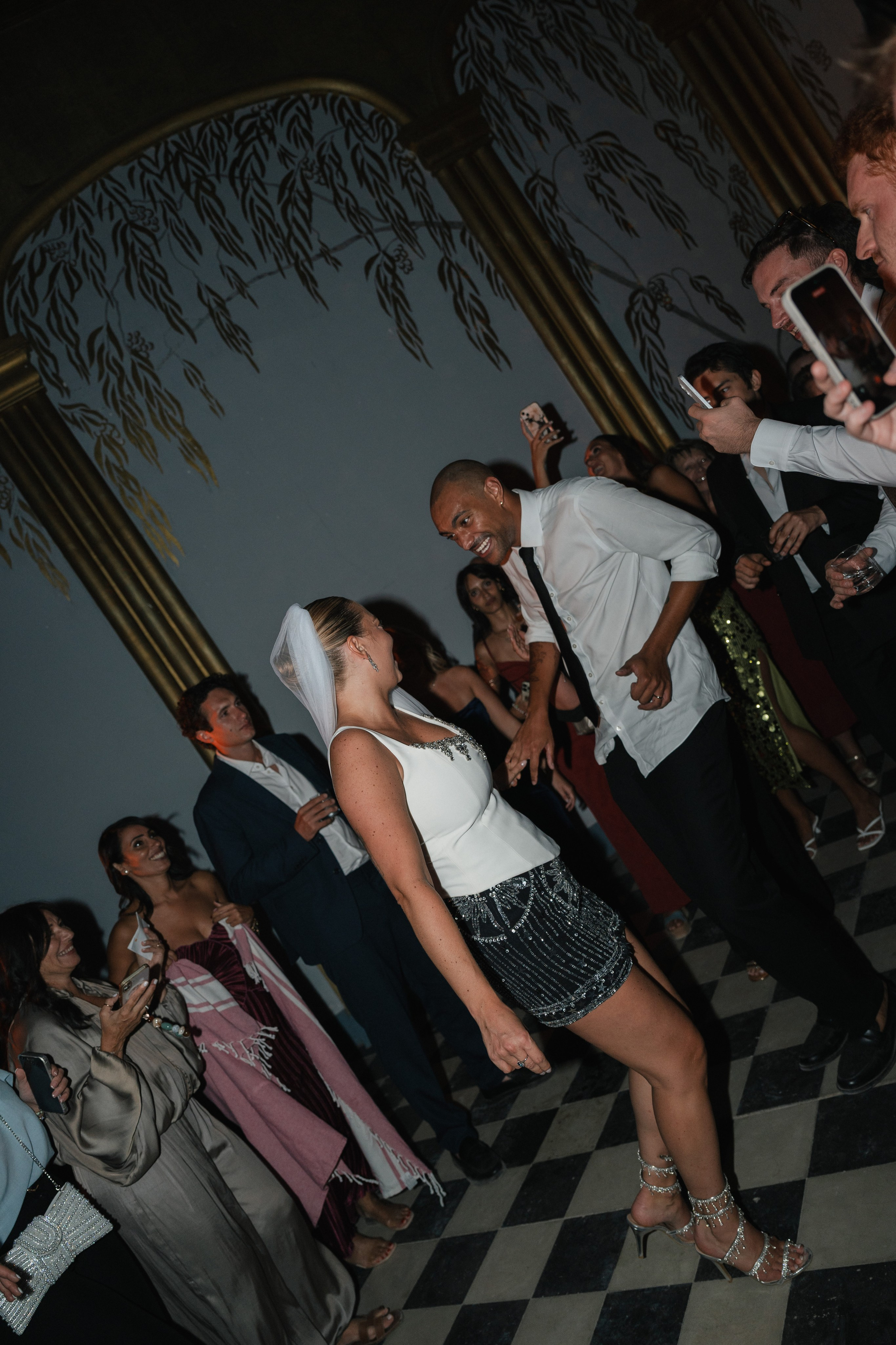 Full wedding gallery - 14h de couverture. Lucy Hubert — Photographe de mariage à Paris et en France