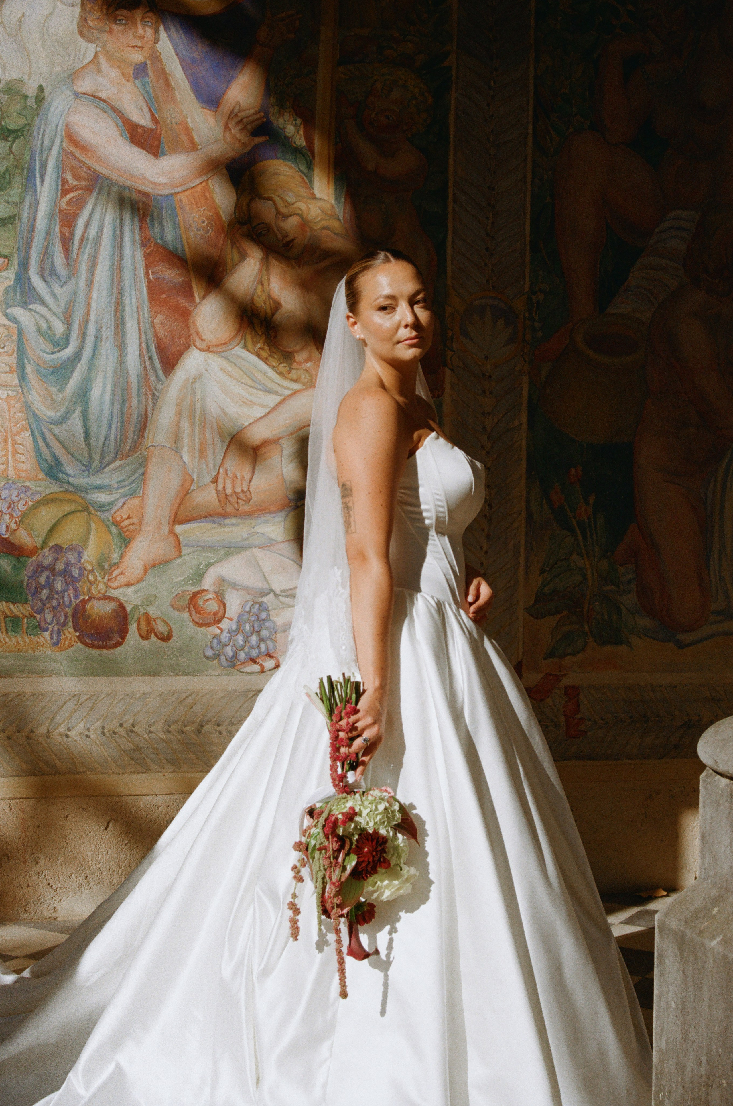 À l’argentique. Lucy Hubert — Photographe de mariage à Paris et en France