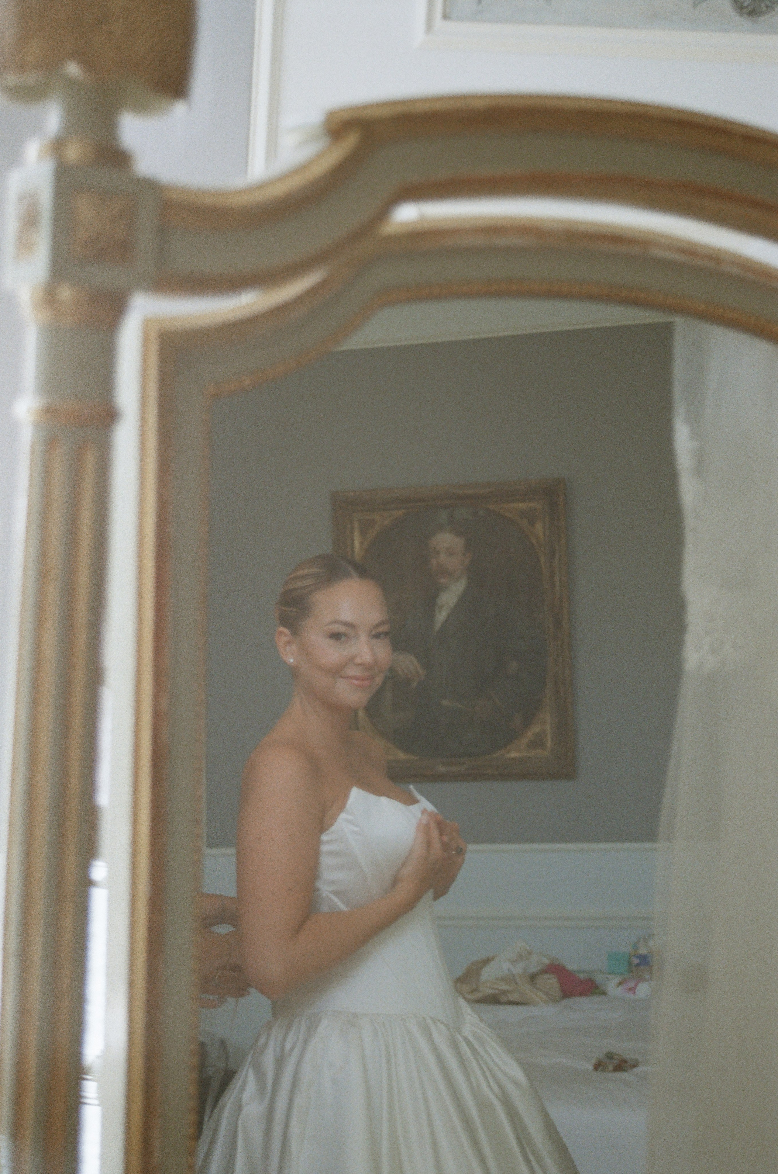 À l’argentique. Lucy Hubert — Photographe de mariage à Paris et en France