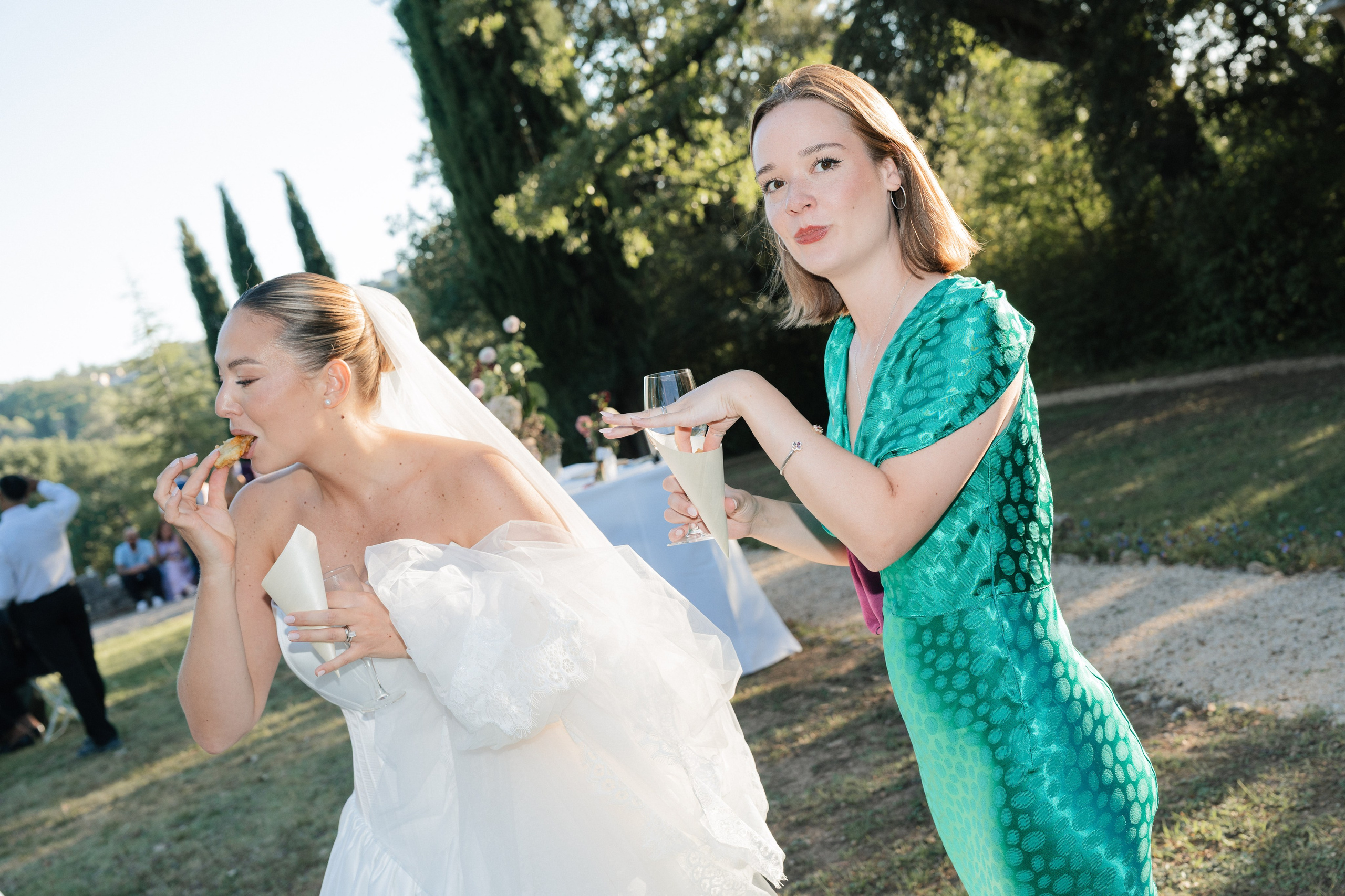 Full wedding gallery - 14h de couverture. Lucy Hubert — Photographe de mariage à Paris et en France