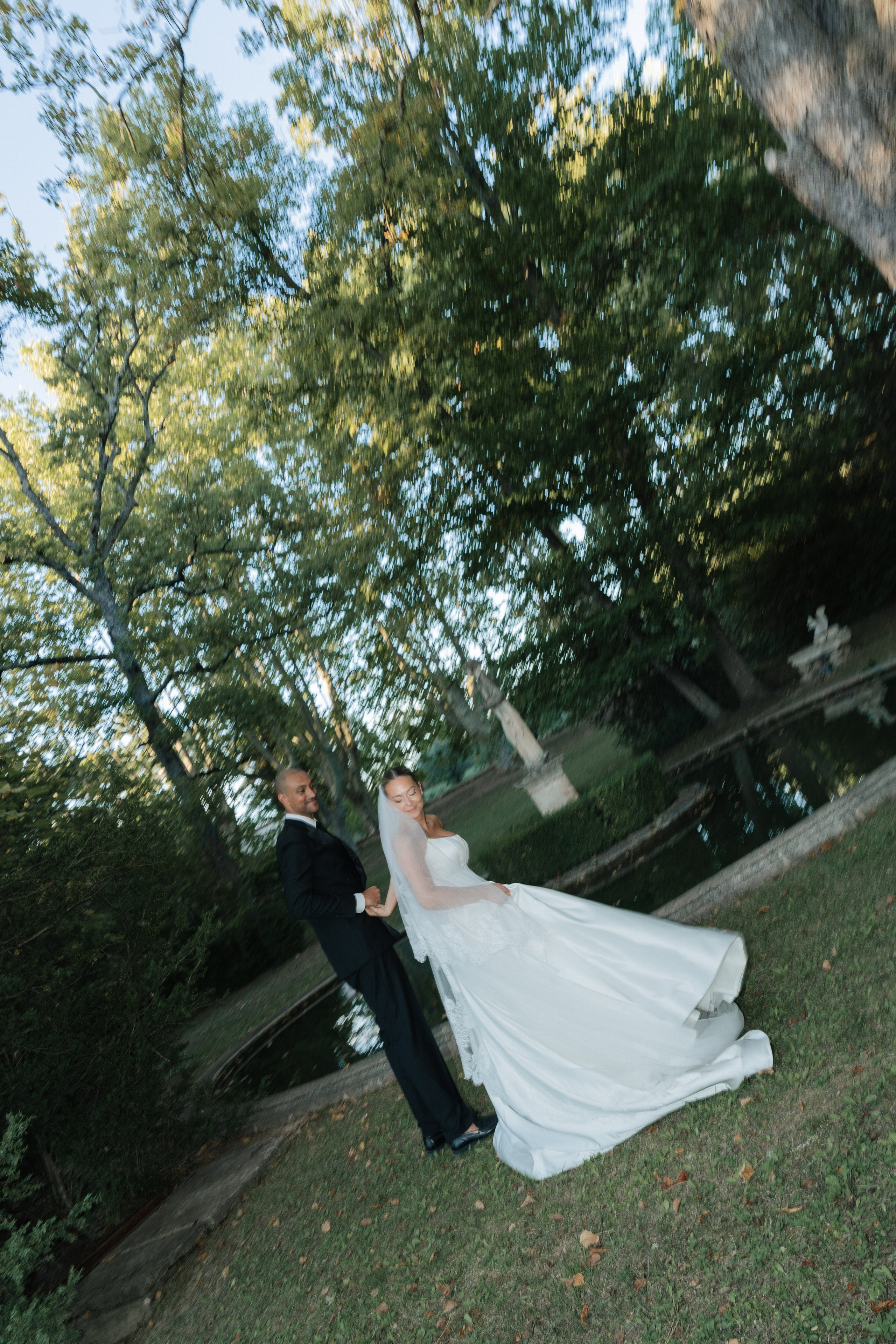 Full wedding gallery - 14h de couverture. Lucy Hubert — Photographe de mariage à Paris et en France