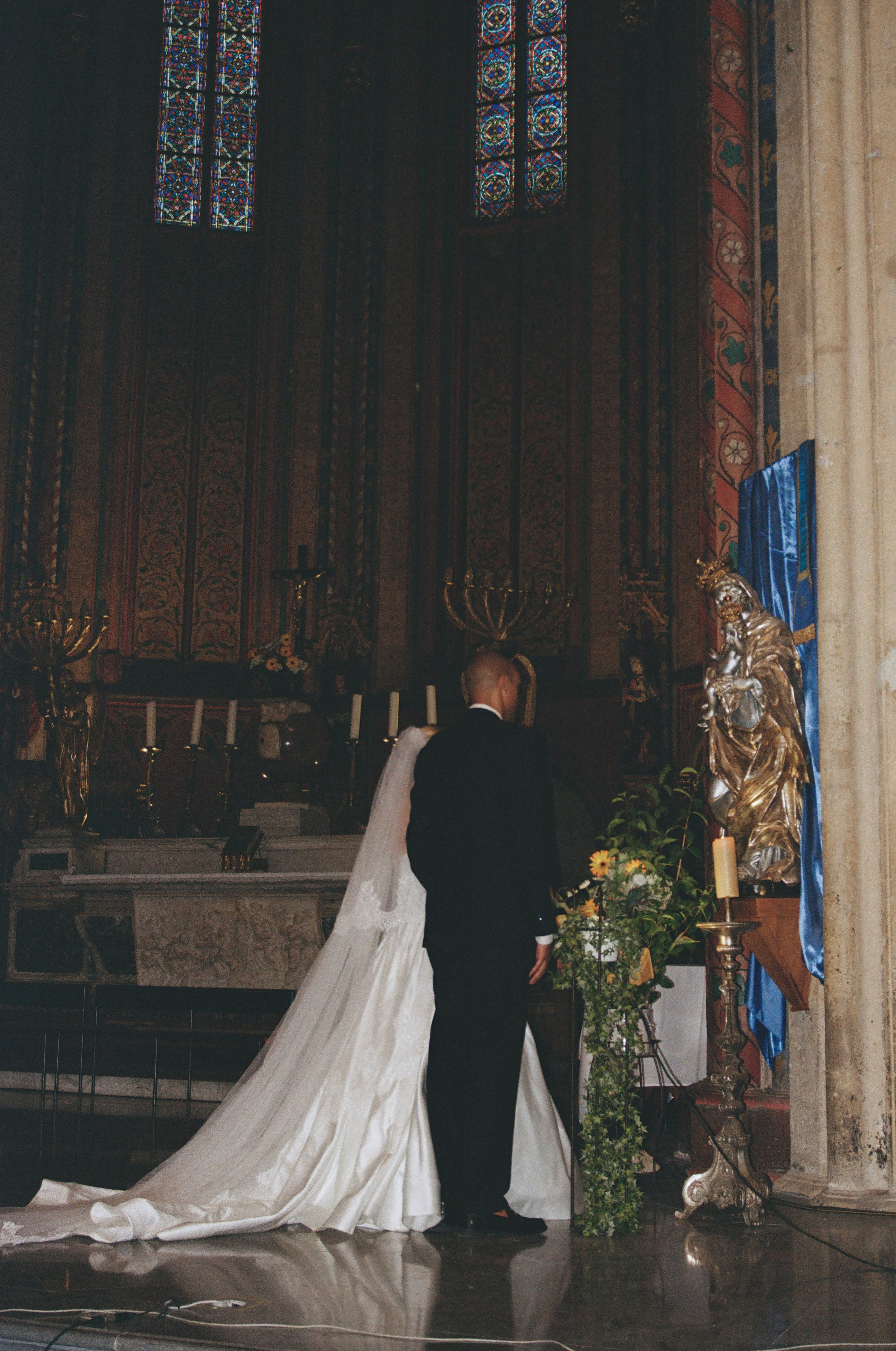À l’argentique. Lucy Hubert — Photographe de mariage à Paris et en France