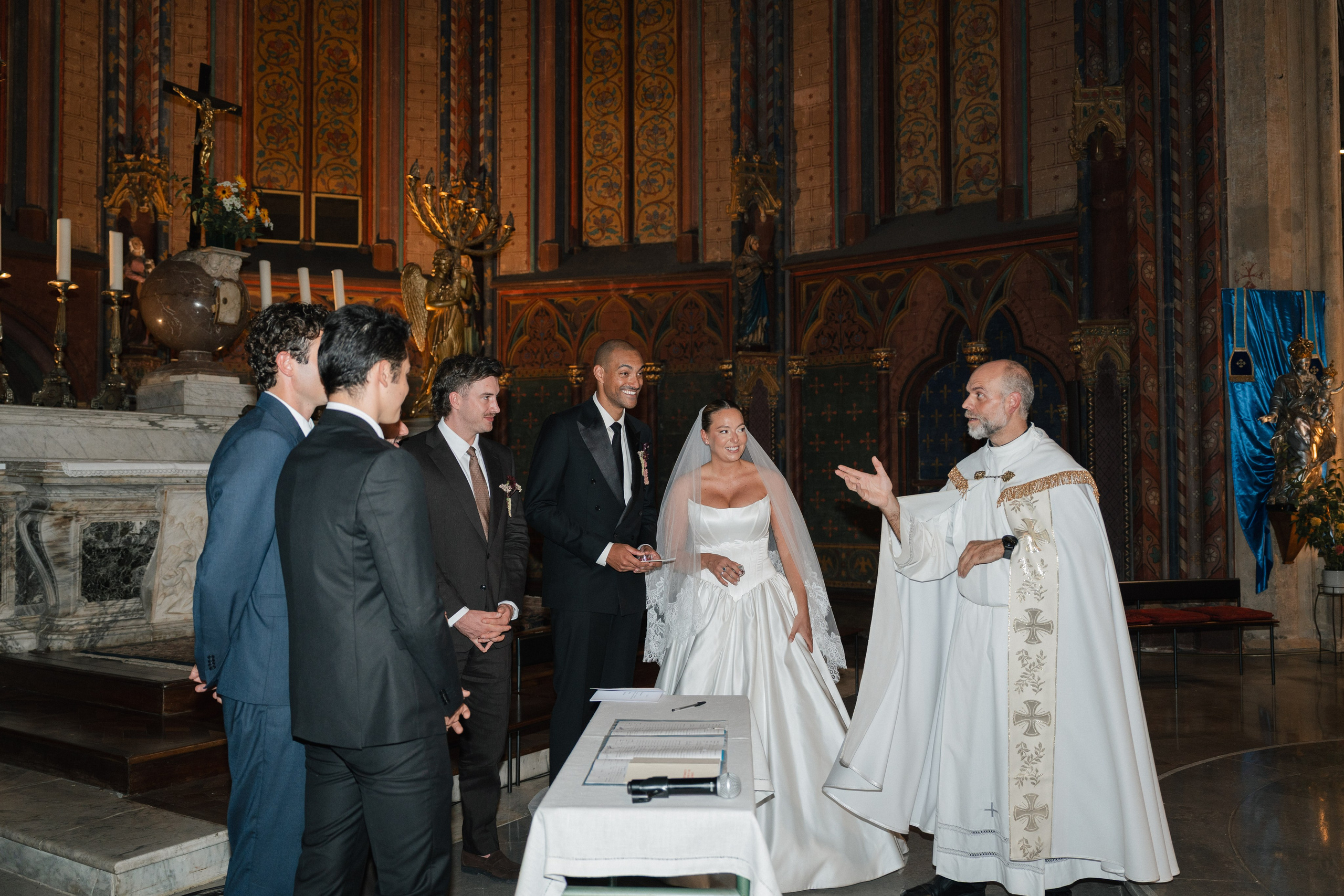 Full wedding gallery - 14h de couverture. Lucy Hubert — Photographe de mariage à Paris et en France
