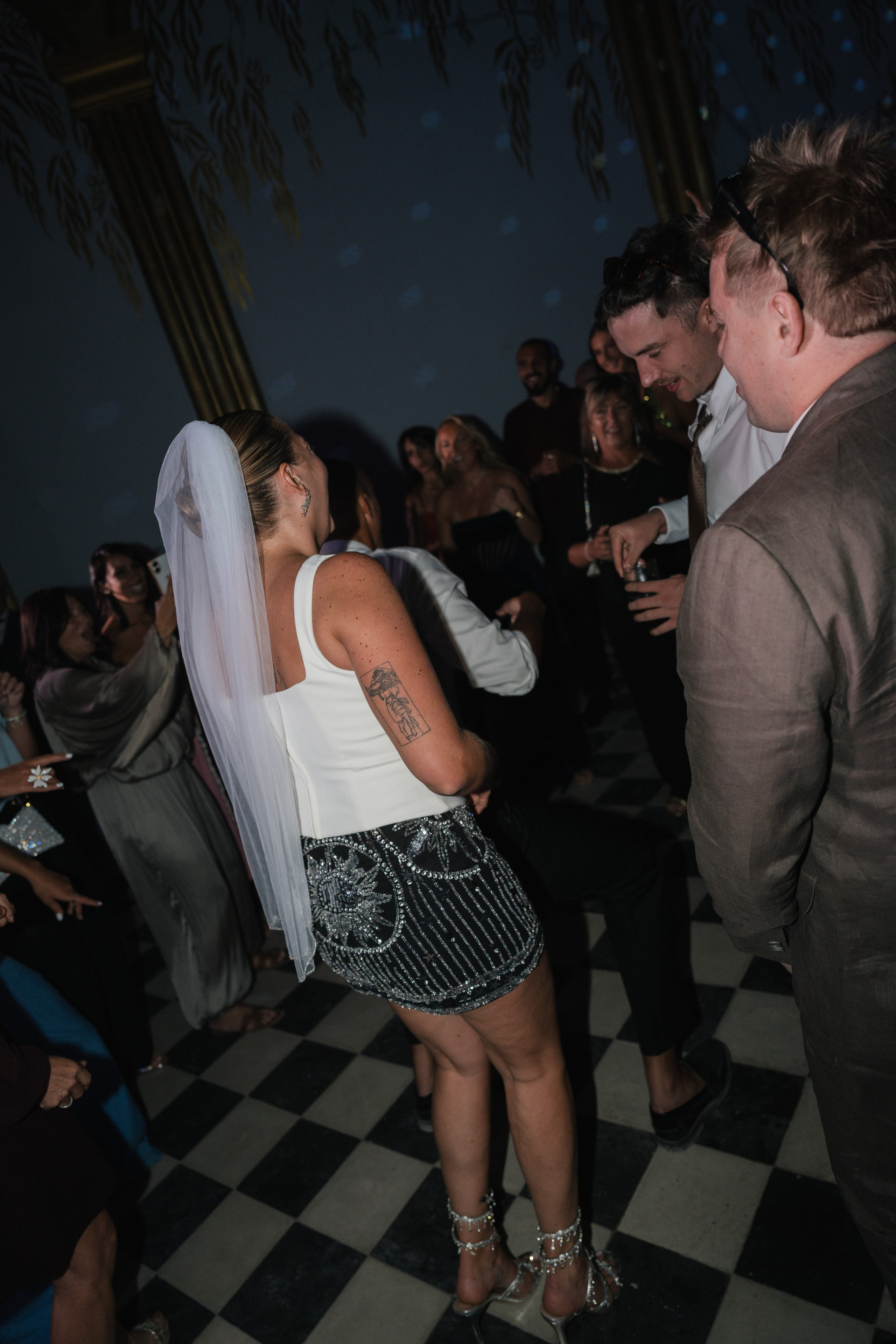 Full wedding gallery - 14h de couverture. Lucy Hubert — Photographe de mariage à Paris et en France