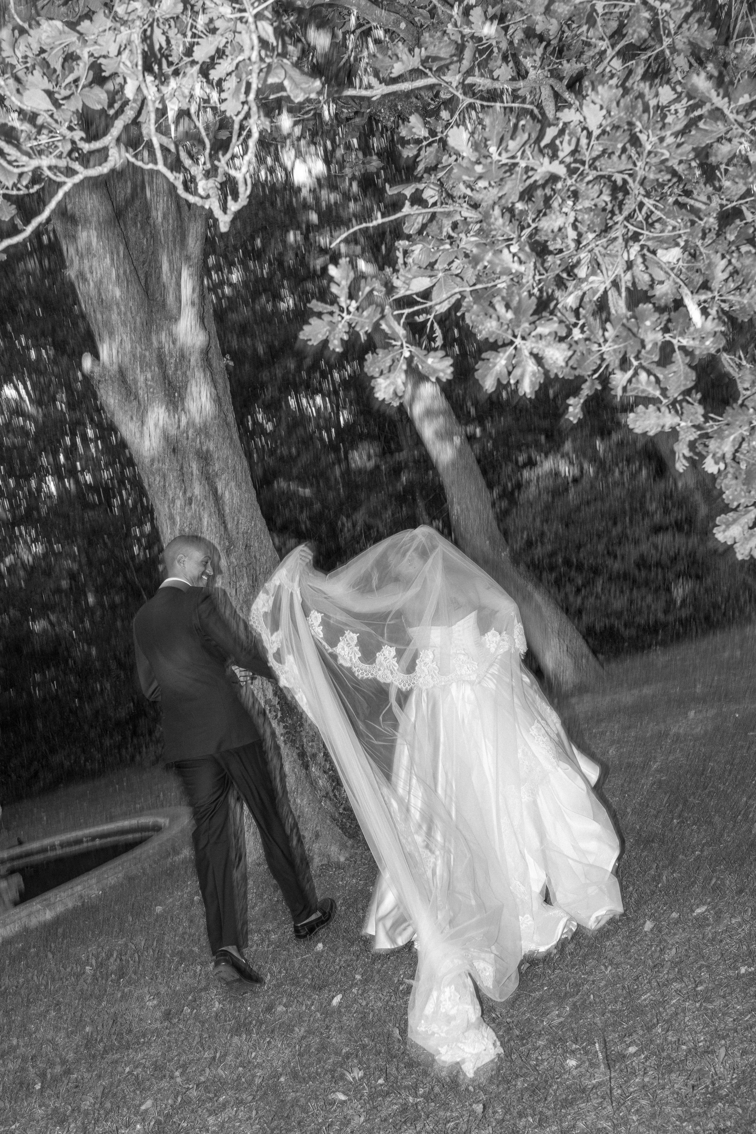 Full wedding gallery - 14h de couverture. Lucy Hubert — Photographe de mariage à Paris et en France