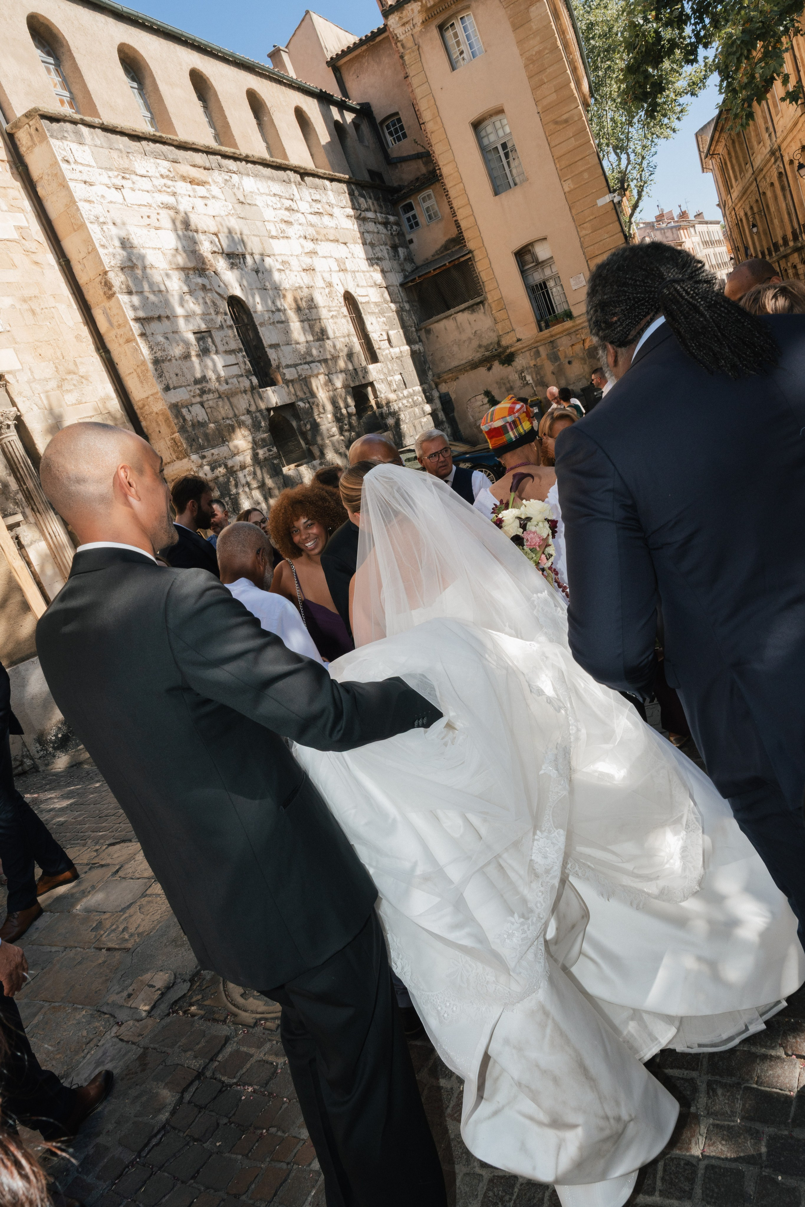 Full wedding gallery - 14h de couverture. Lucy Hubert — Photographe de mariage à Paris et en France