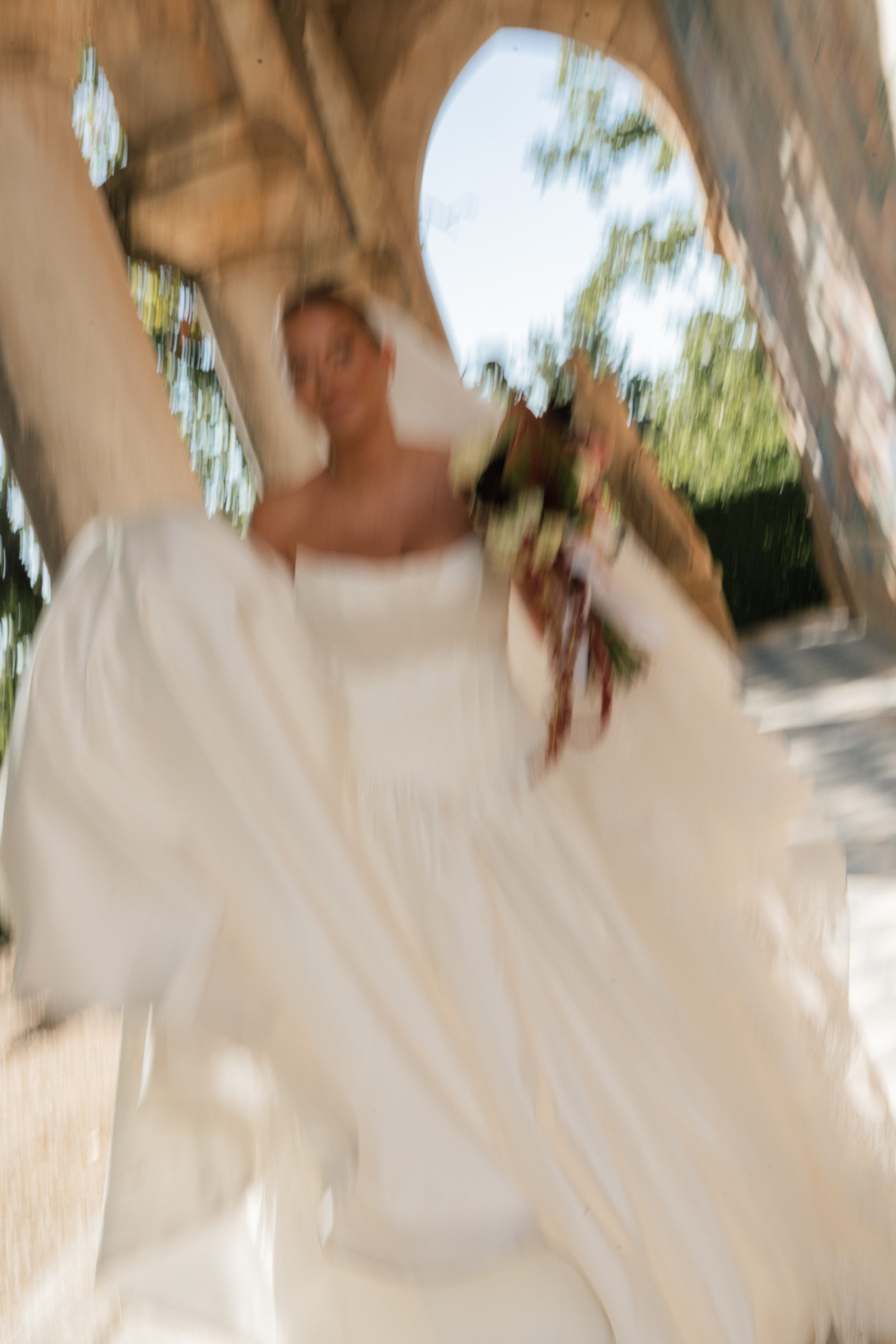 Full wedding gallery - 14h de couverture. Lucy Hubert — Photographe de mariage à Paris et en France