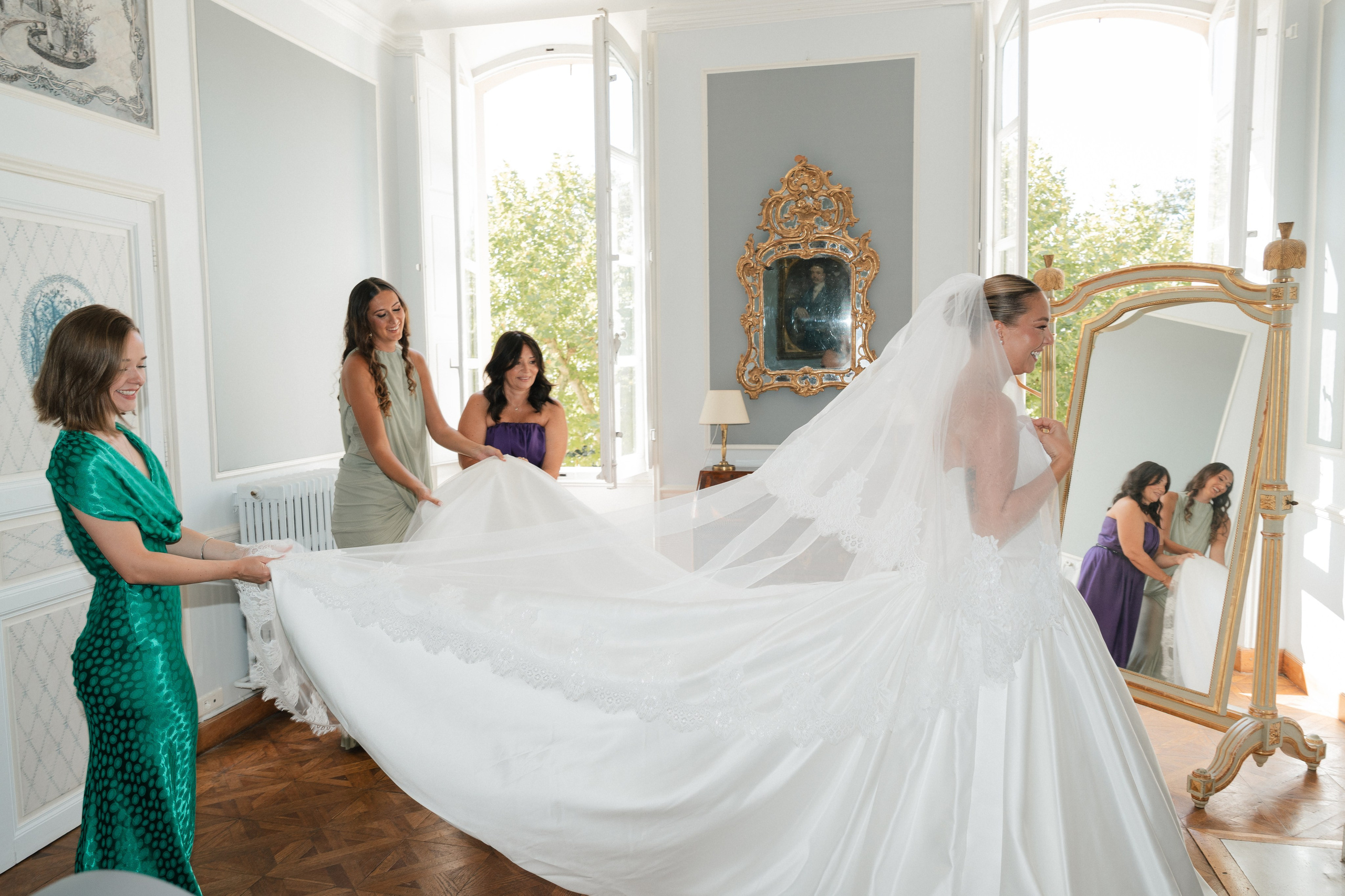 Full wedding gallery - 14h de couverture. Lucy Hubert — Photographe de mariage à Paris et en France