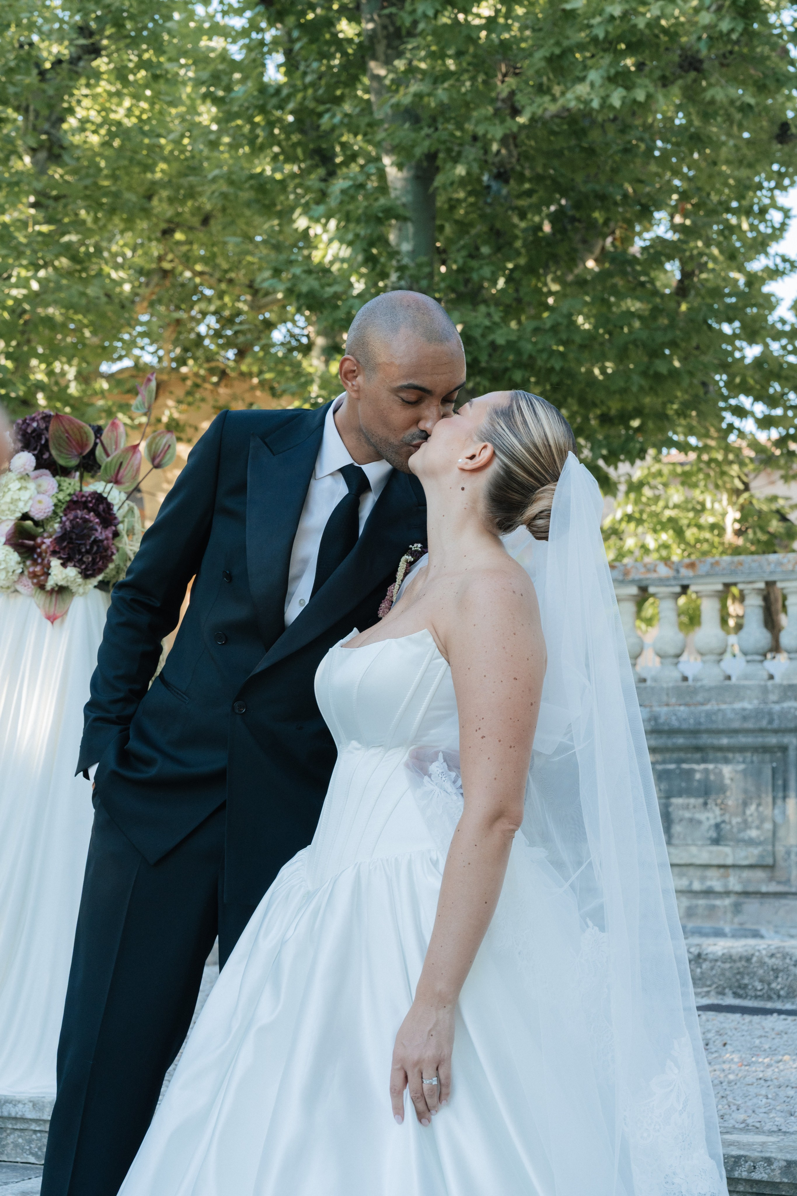 Full wedding gallery - 14h de couverture. Lucy Hubert — Photographe de mariage à Paris et en France