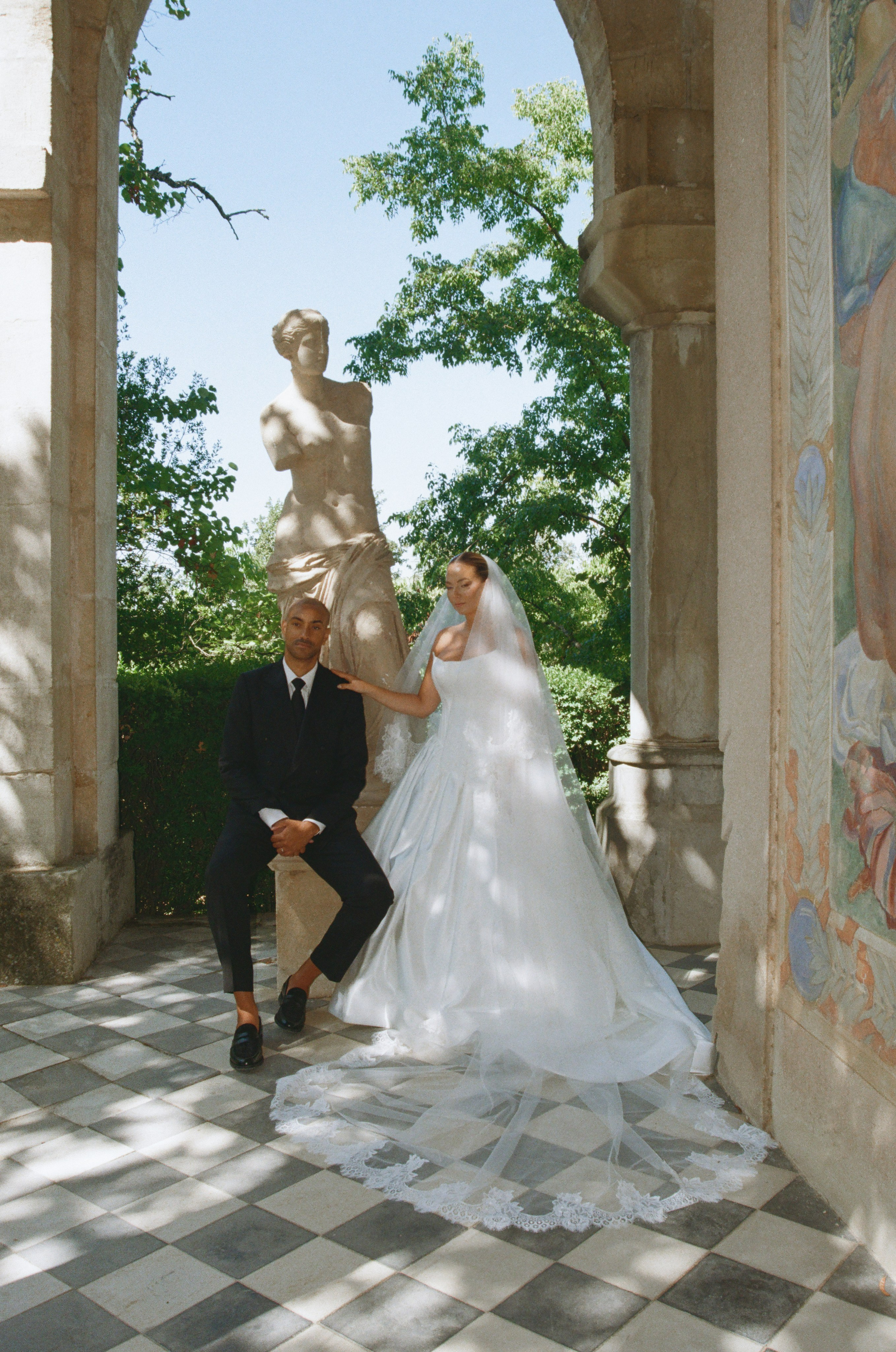 À l’argentique. Lucy Hubert — Photographe de mariage à Paris et en France