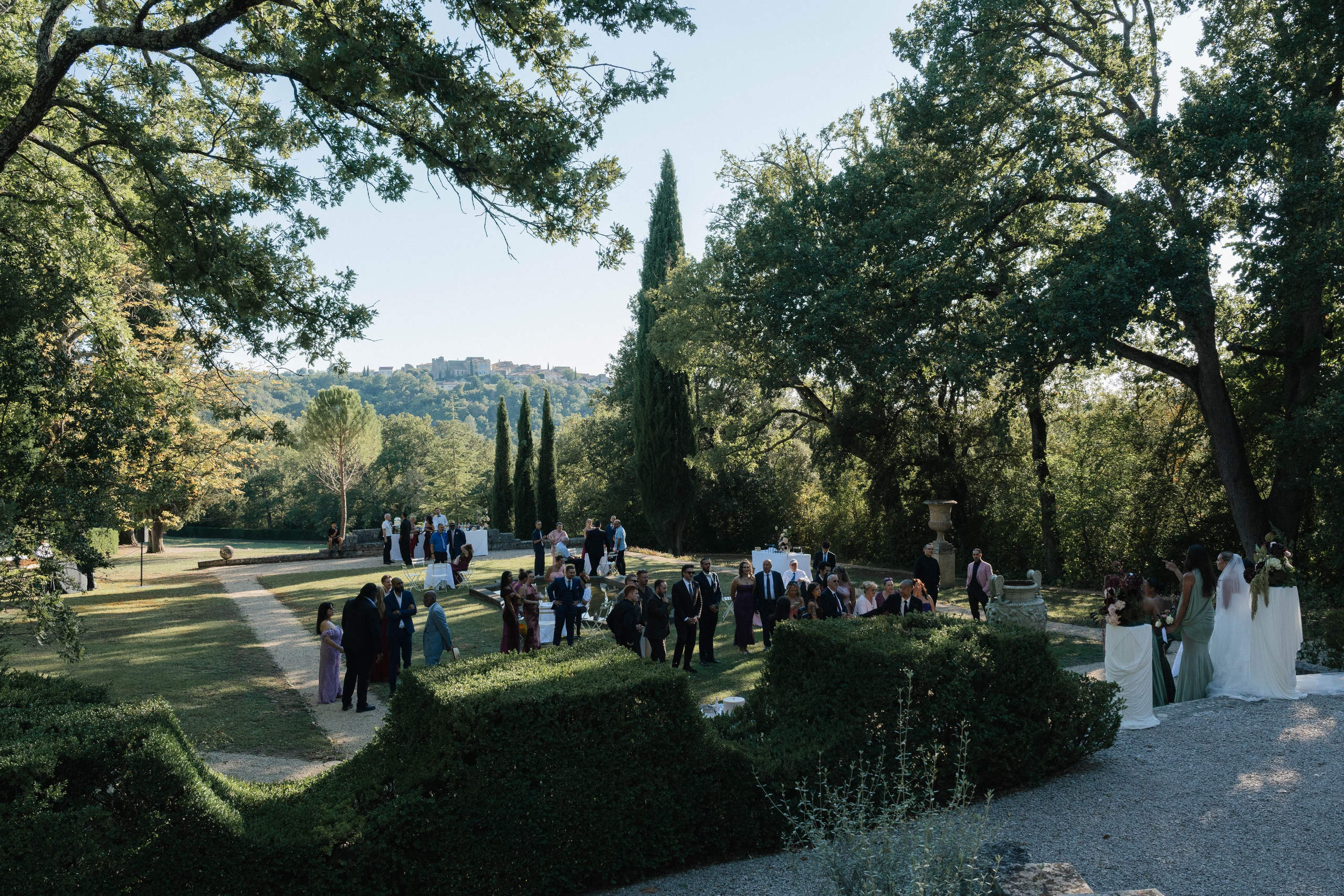 Full wedding gallery - 14h de couverture. Lucy Hubert — Photographe de mariage à Paris et en France