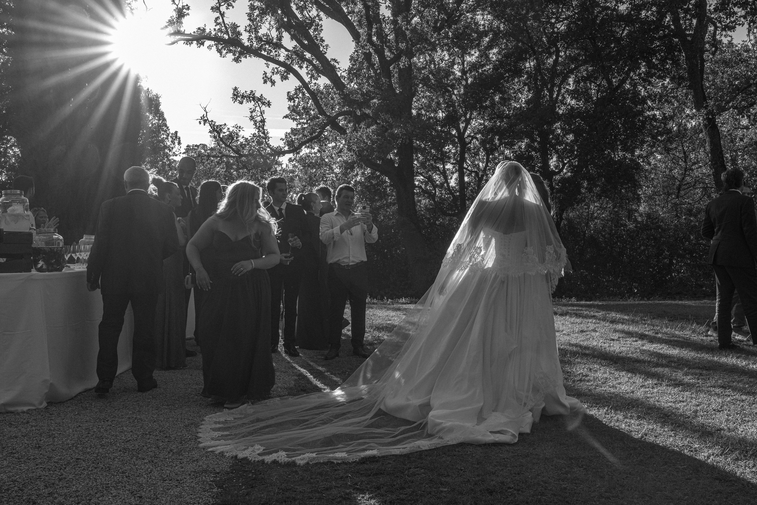 Full wedding gallery - 14h de couverture. Lucy Hubert — Photographe de mariage à Paris et en France