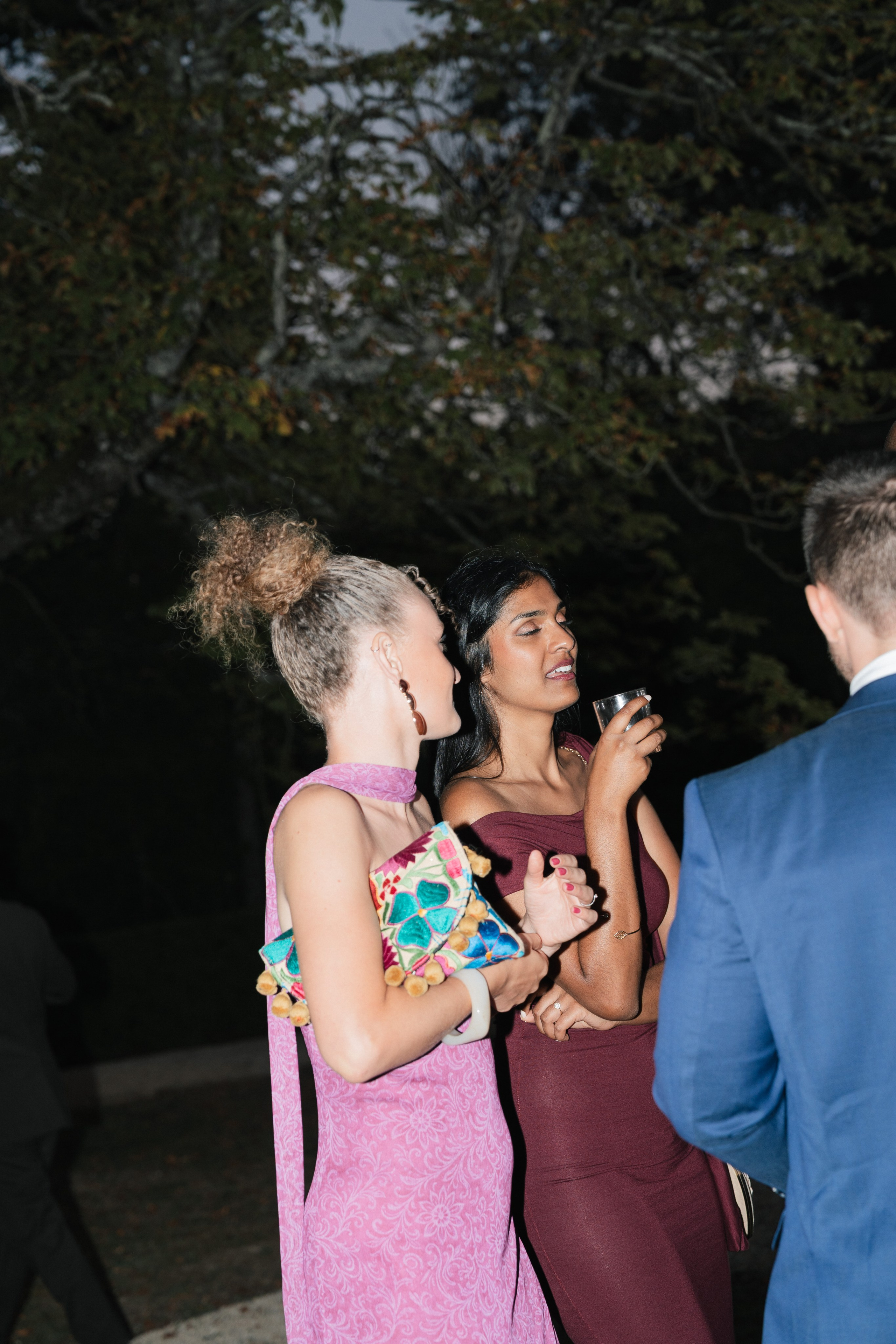 Full wedding gallery - 14h de couverture. Lucy Hubert — Photographe de mariage à Paris et en France