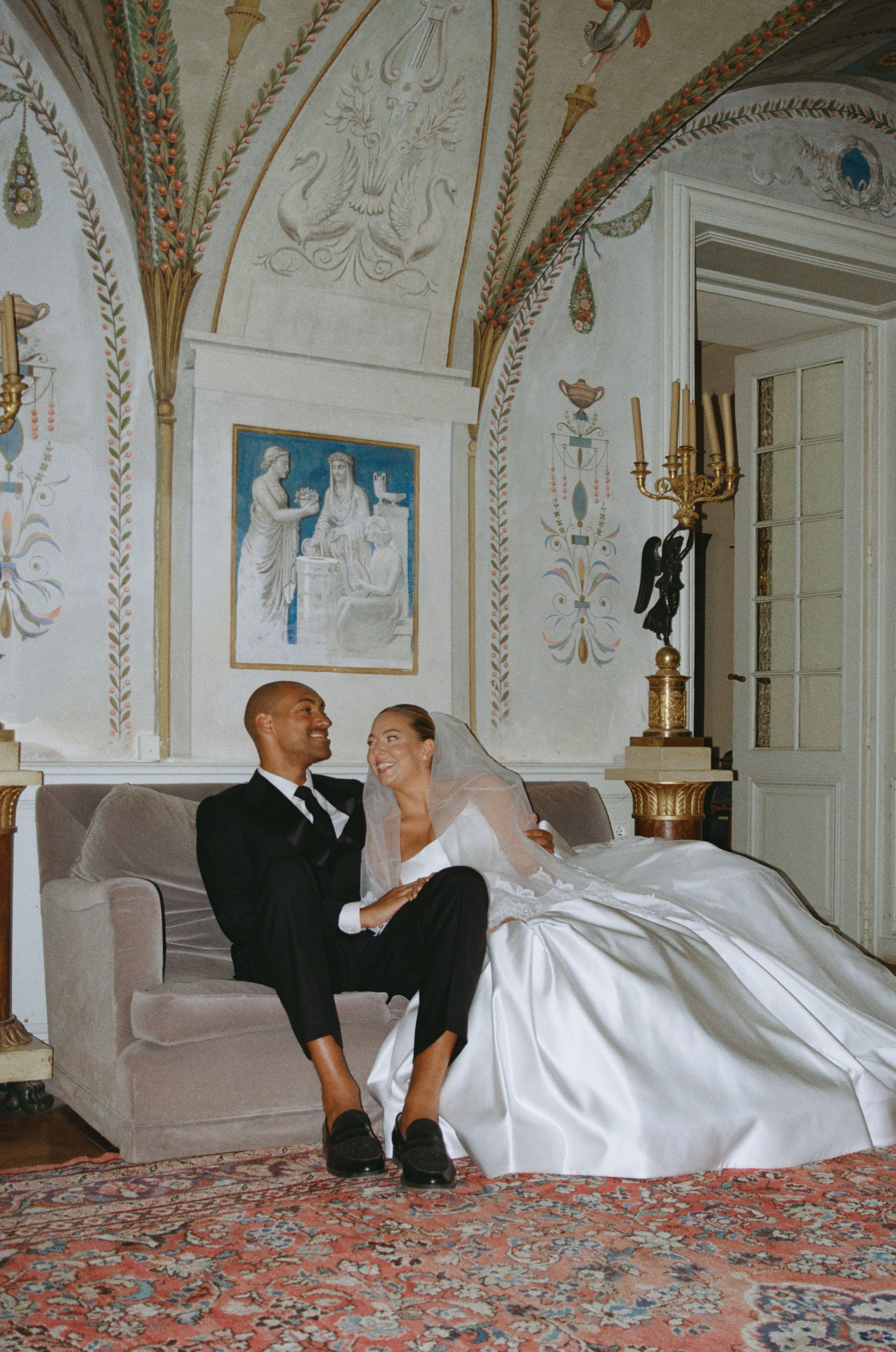 À l’argentique. Lucy Hubert — Photographe de mariage à Paris et en France