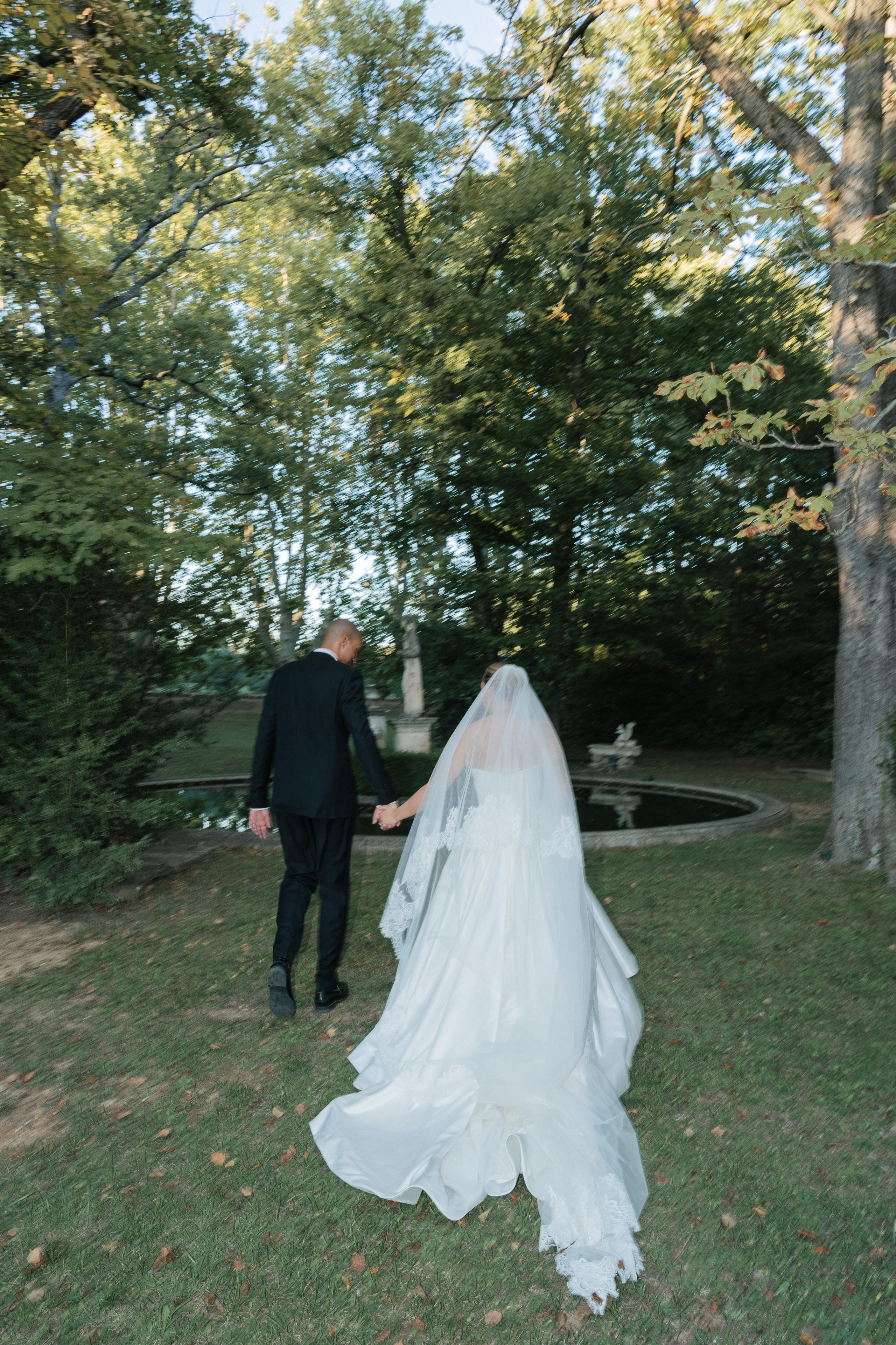 Full wedding gallery - 14h de couverture. Lucy Hubert — Photographe de mariage à Paris et en France