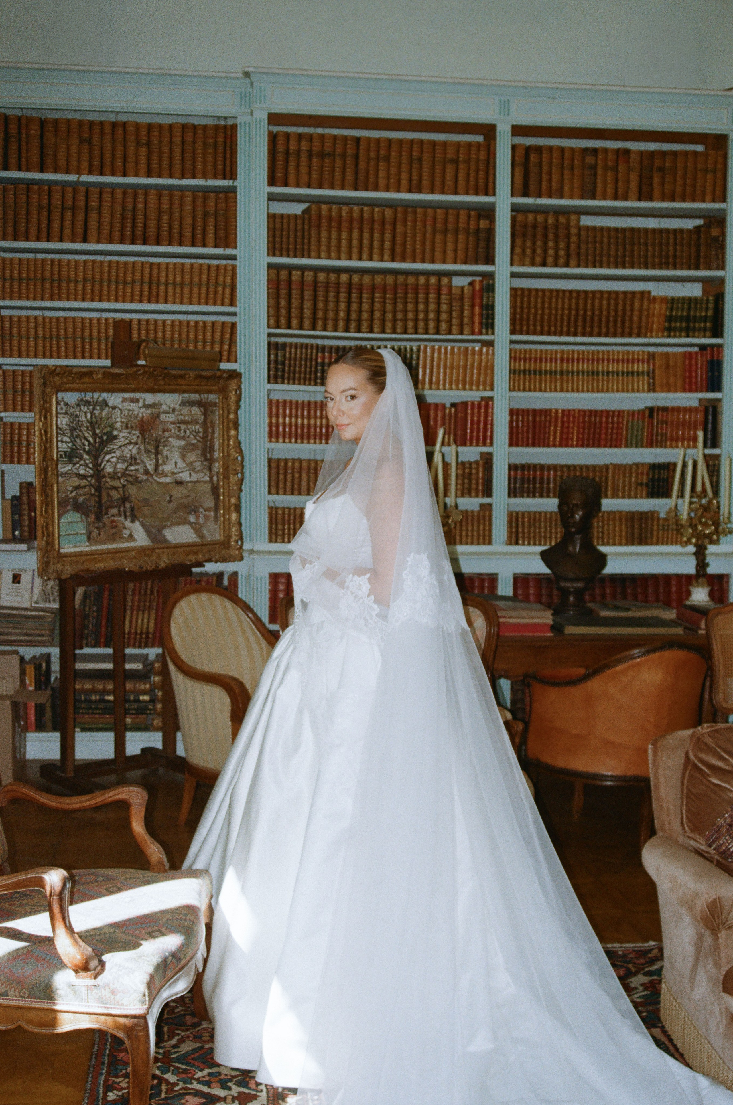 À l’argentique. Lucy Hubert — Photographe de mariage à Paris et en France