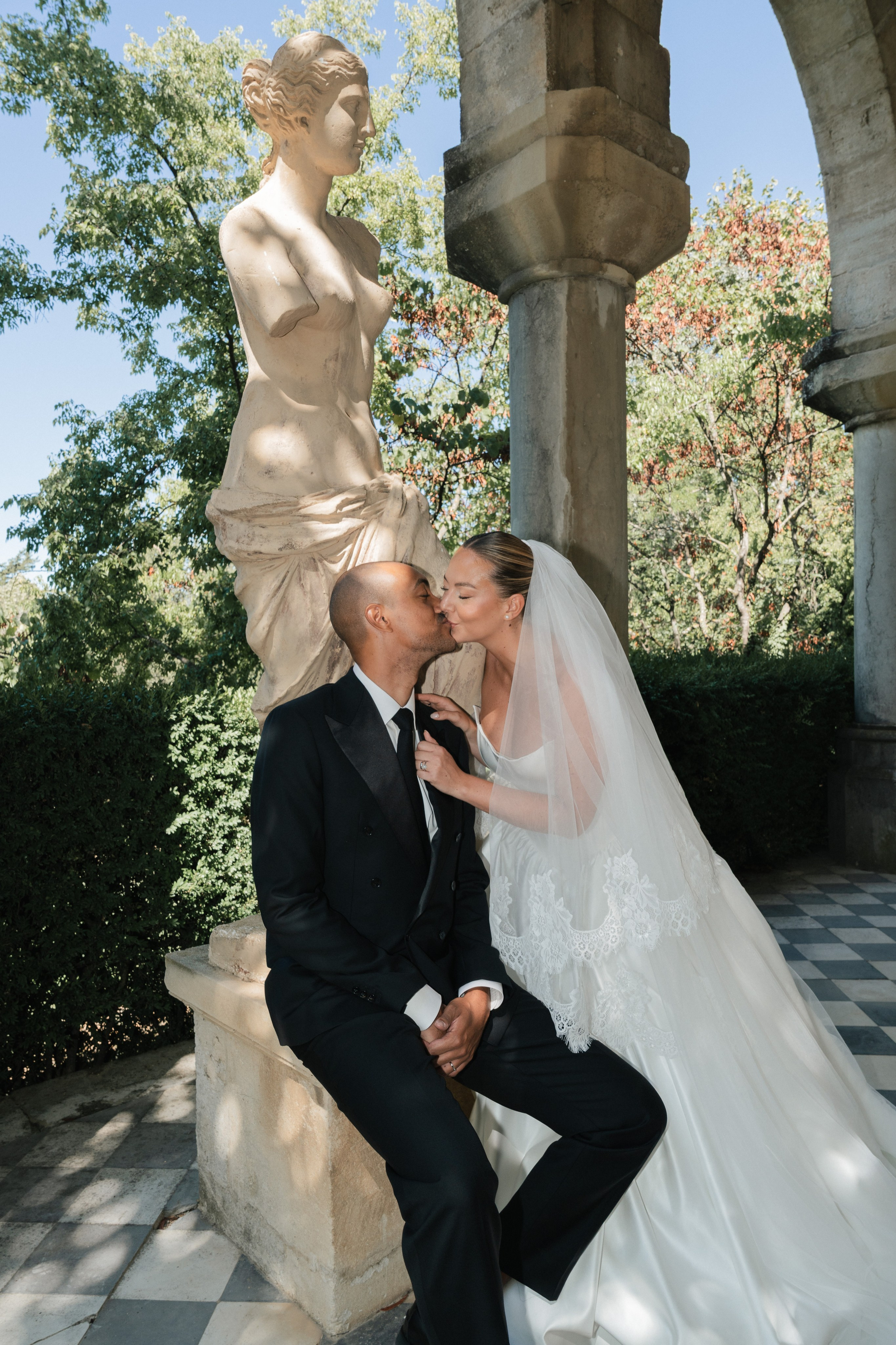 Full wedding gallery - 14h de couverture. Lucy Hubert — Photographe de mariage à Paris et en France