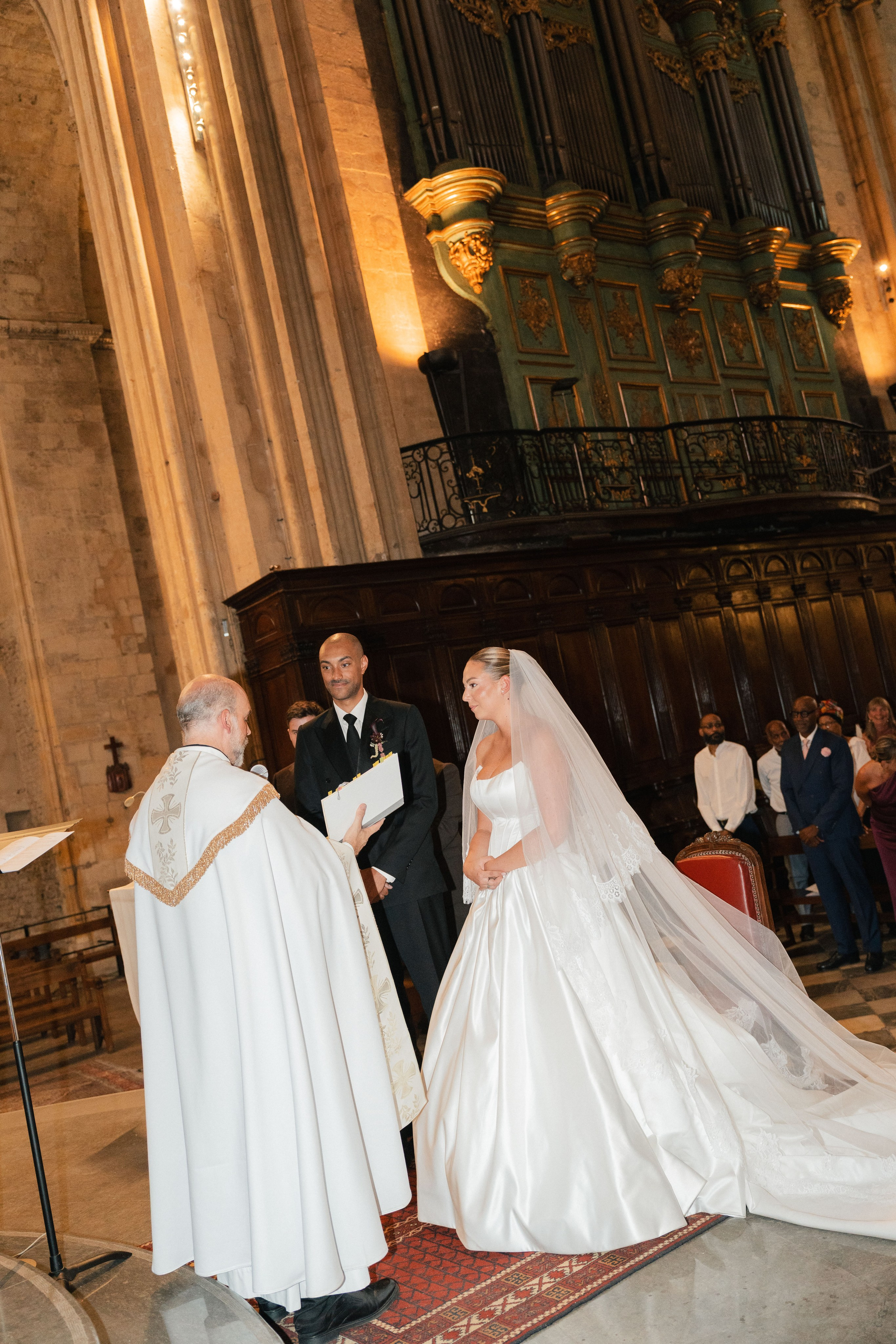 Full wedding gallery - 14h de couverture. Lucy Hubert — Photographe de mariage à Paris et en France