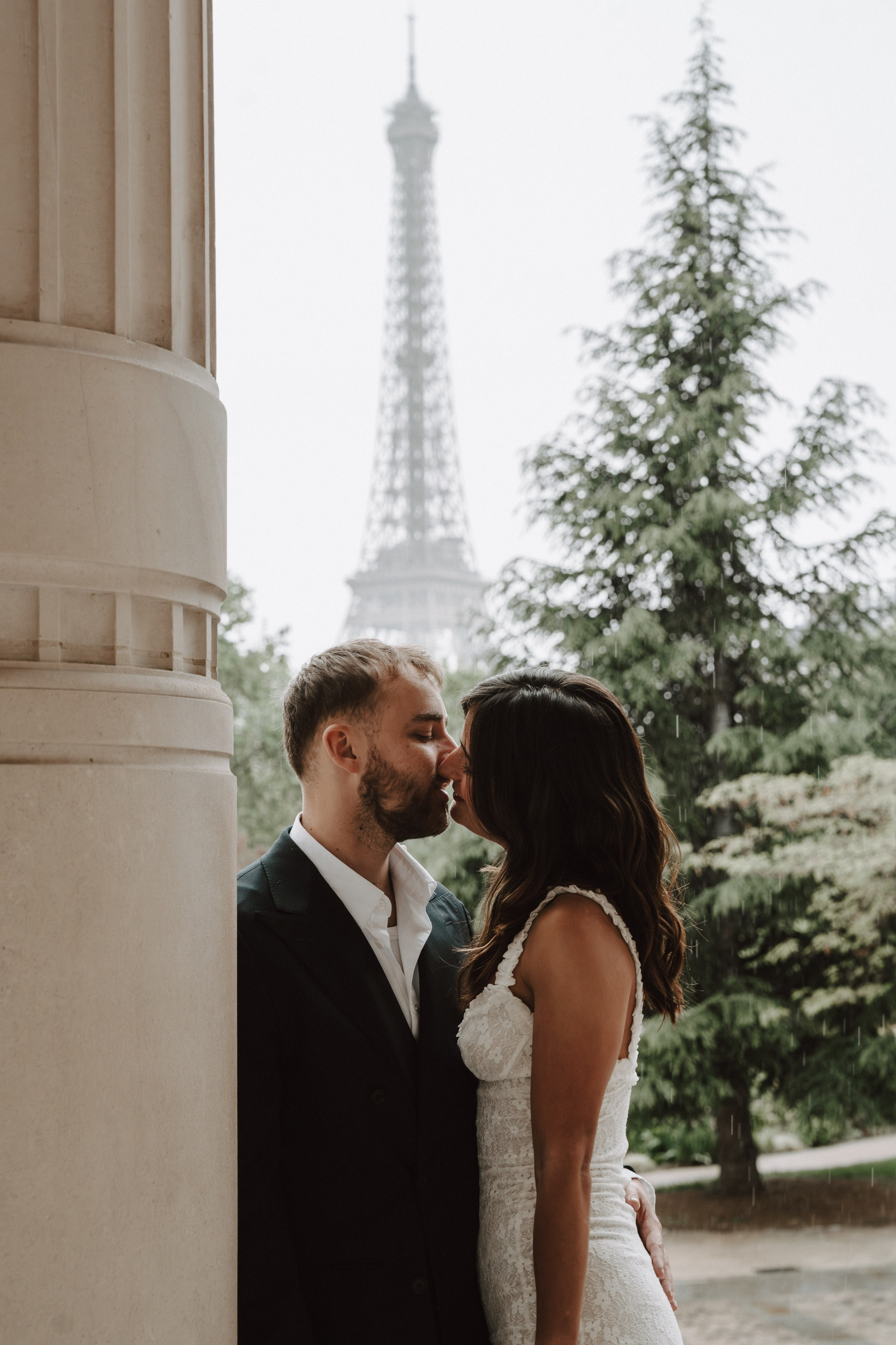 Pré-engagement à Paris. Lucy Hubert — Photographe de mariage à Paris et en France